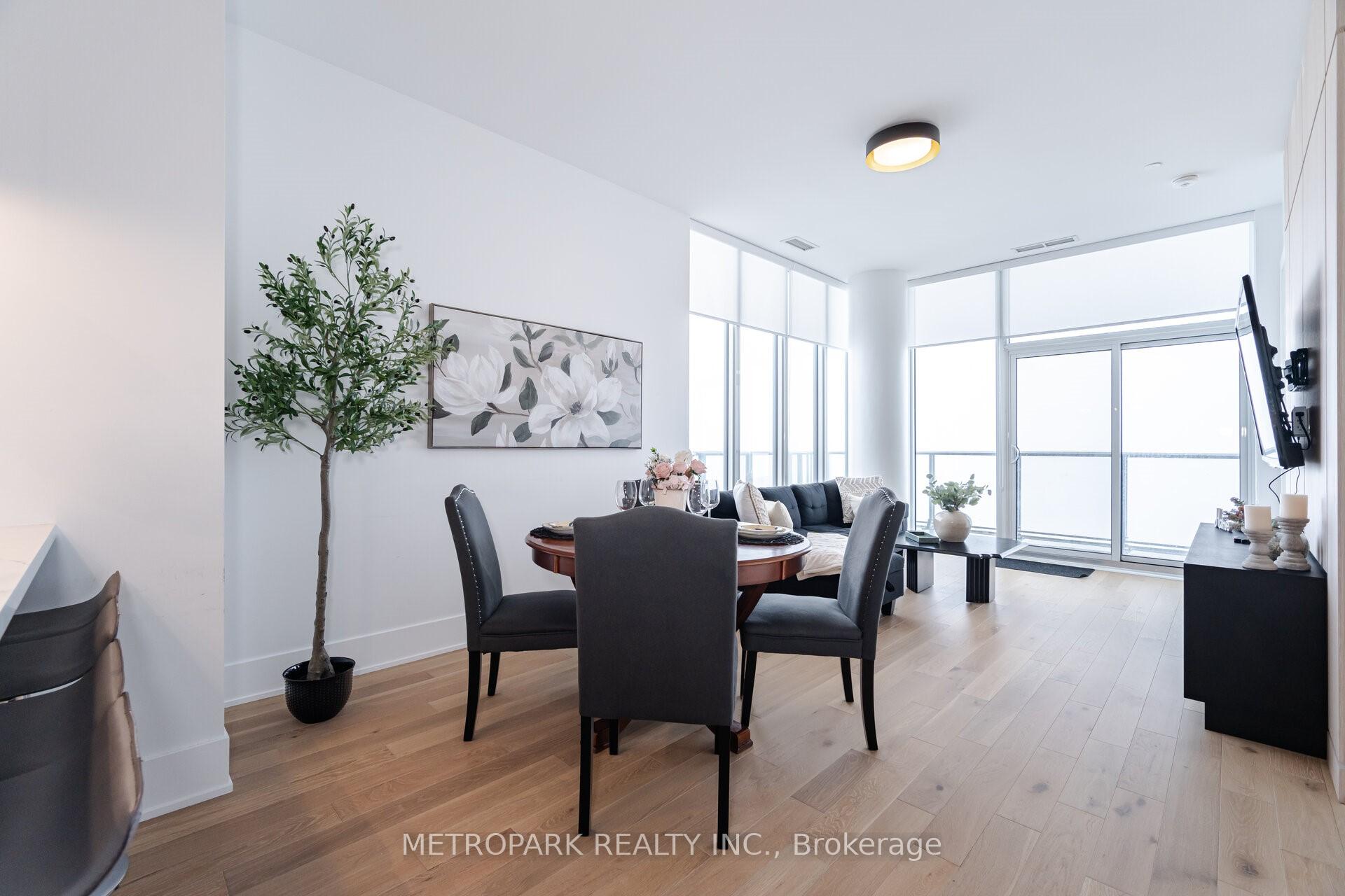 Photo 14 of Unit Ph215, 9000 Jane Street, Vaughan, Concord — HOMEH