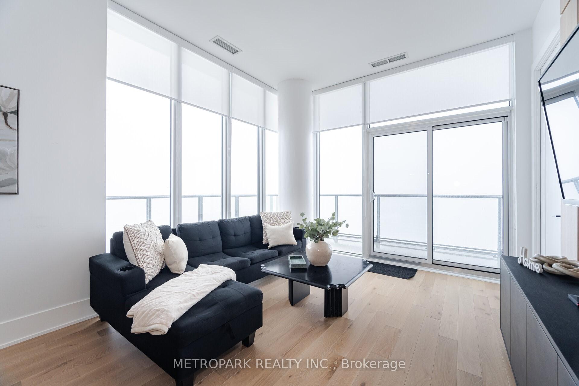Photo 16 of Unit Ph215, 9000 Jane Street, Vaughan, Concord — HOMEH