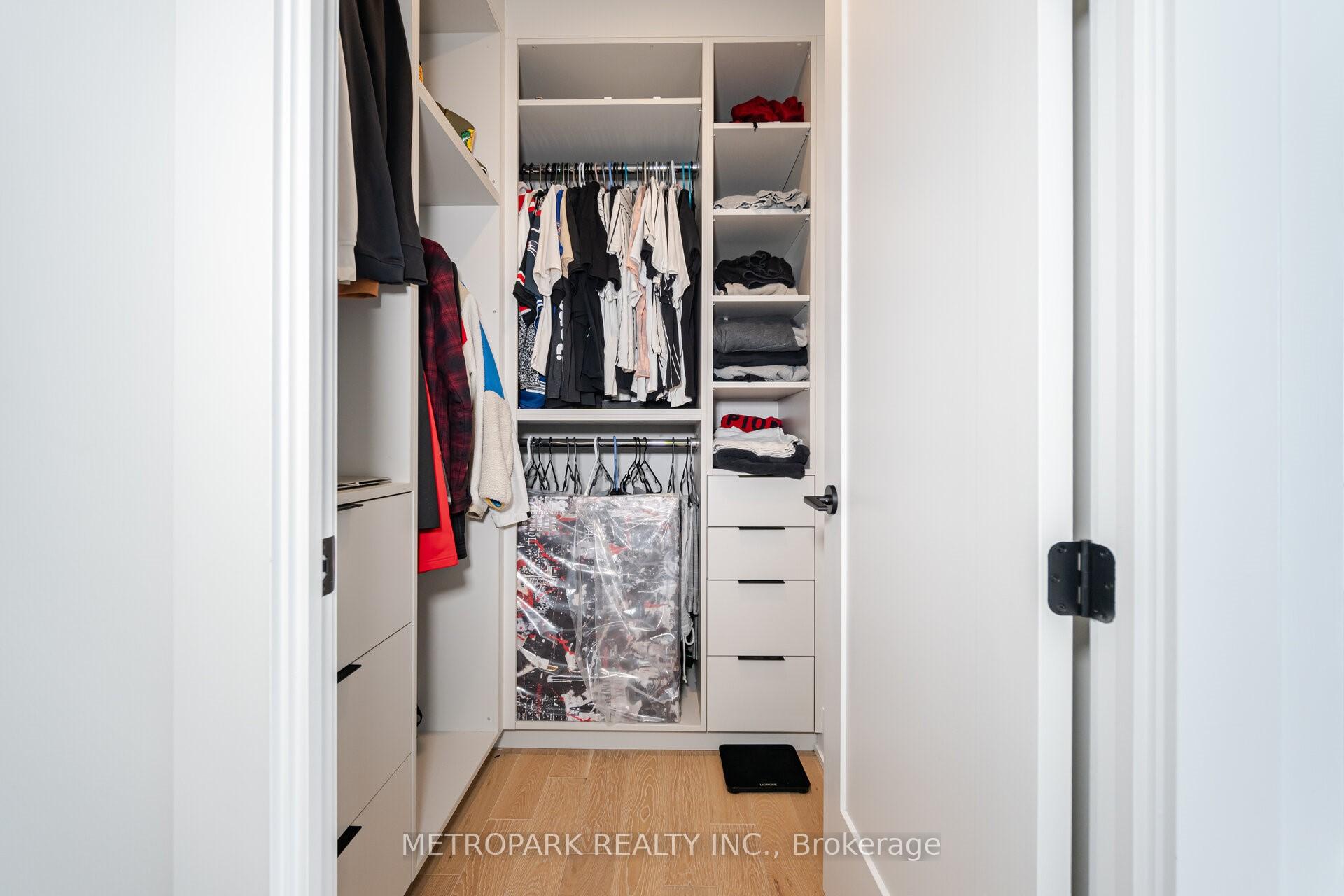 Photo 23 of Unit Ph215, 9000 Jane Street, Vaughan, Concord — HOMEH