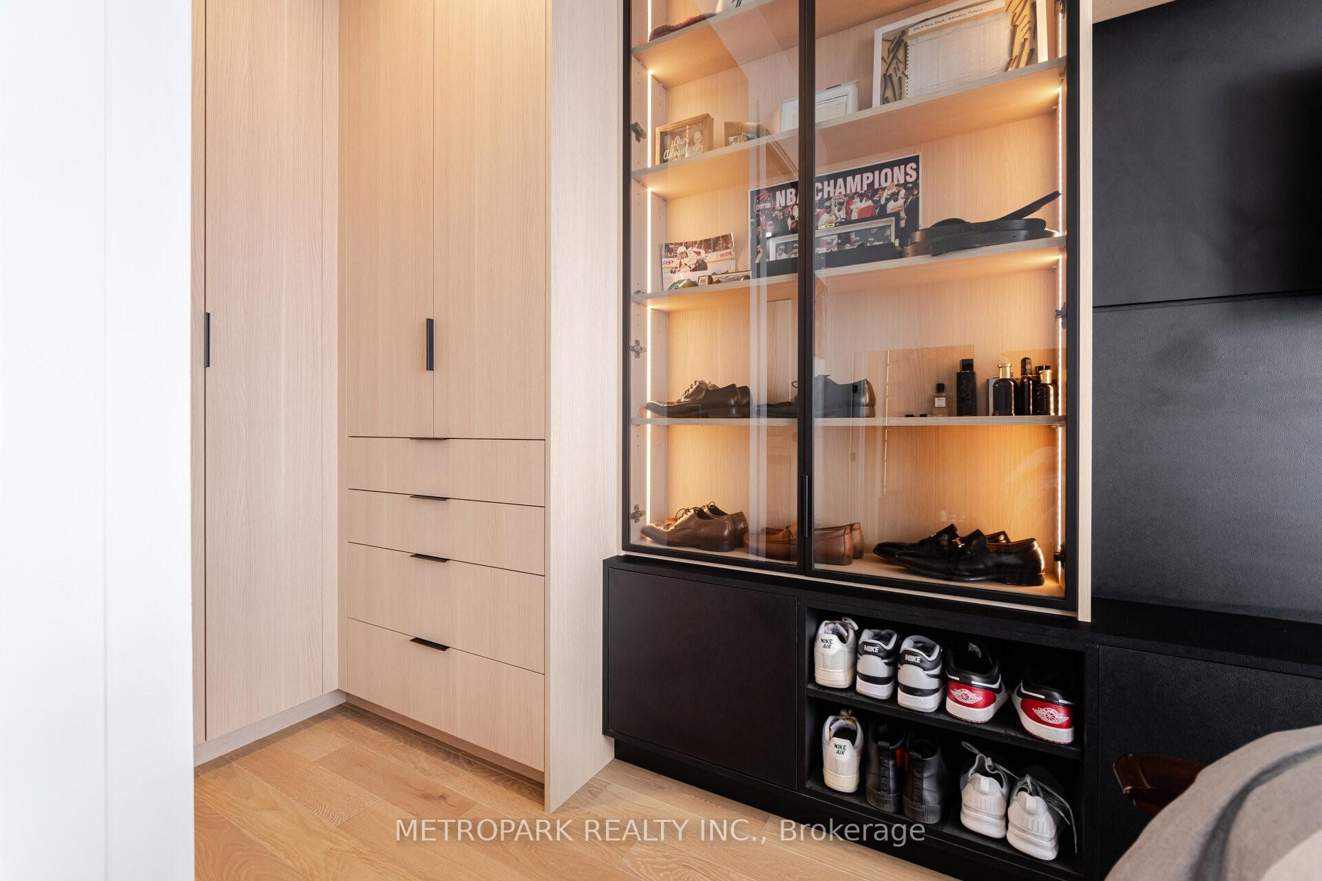 Photo 28 of Unit Ph215, 9000 Jane Street, Vaughan, Concord — HOMEH