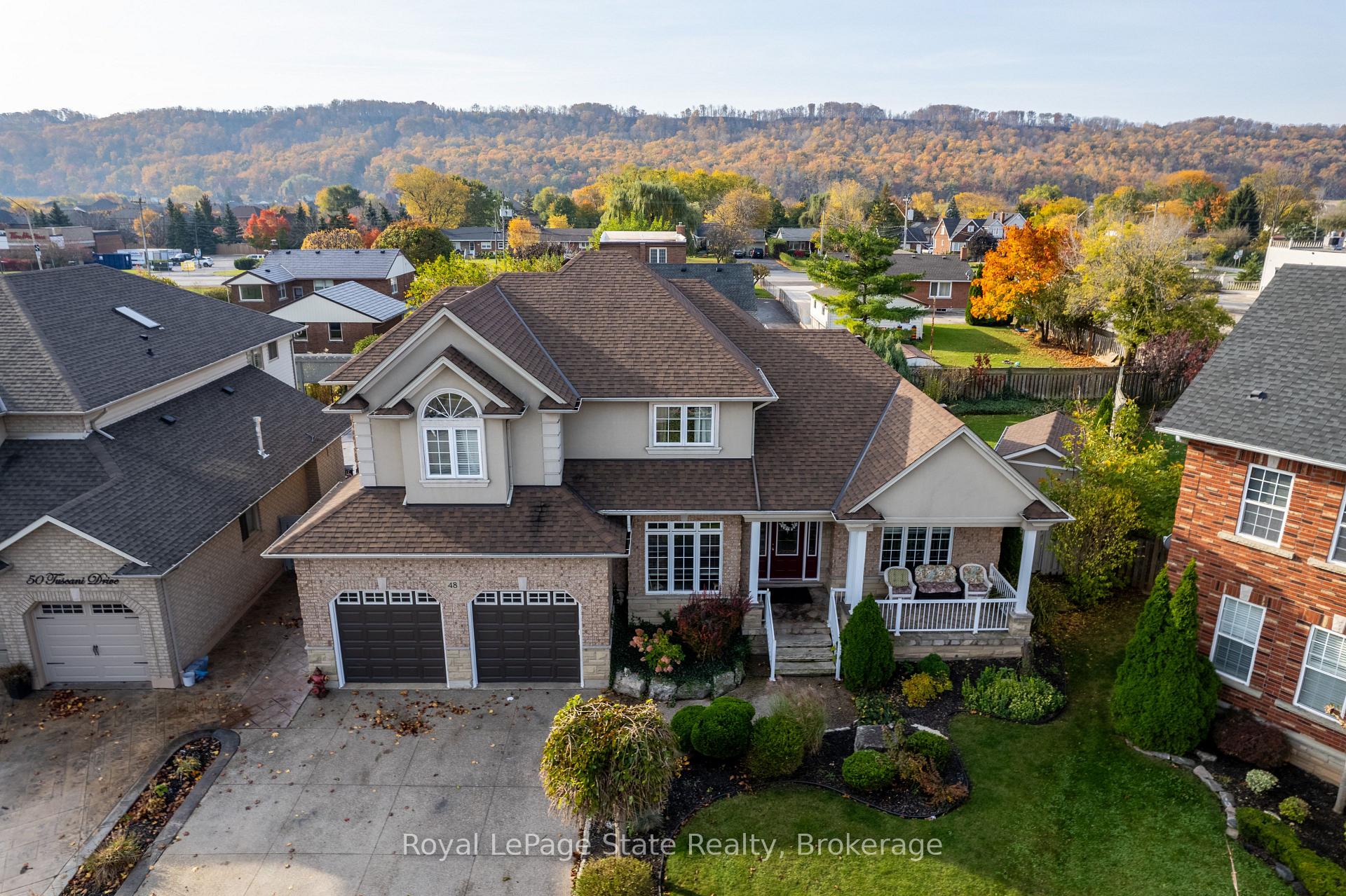 Photo 4 of 48 Tuscani Drive, Hamilton, Winona — HOMEH