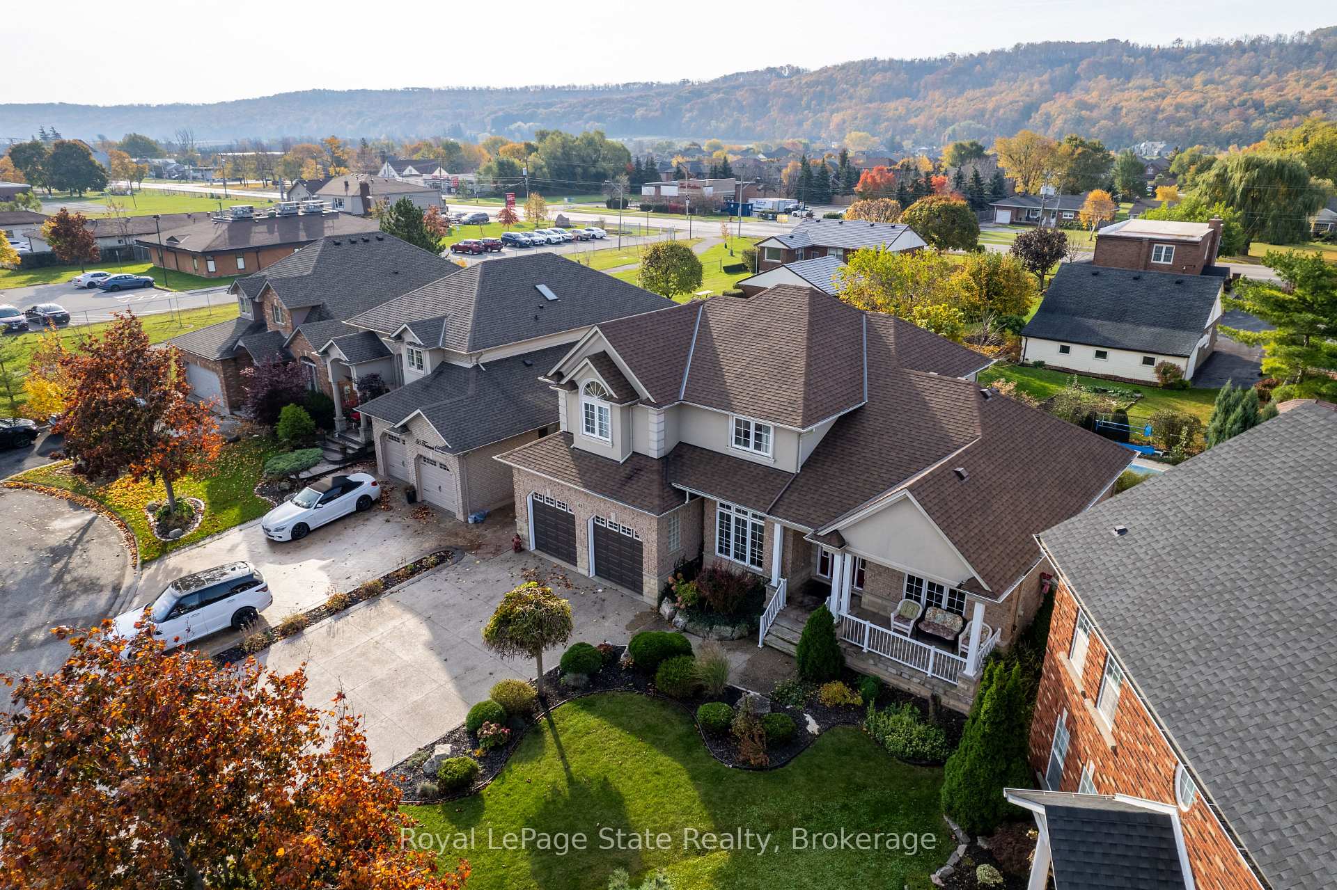 Photo 5 of 48 Tuscani Drive, Hamilton, Winona — HOMEH