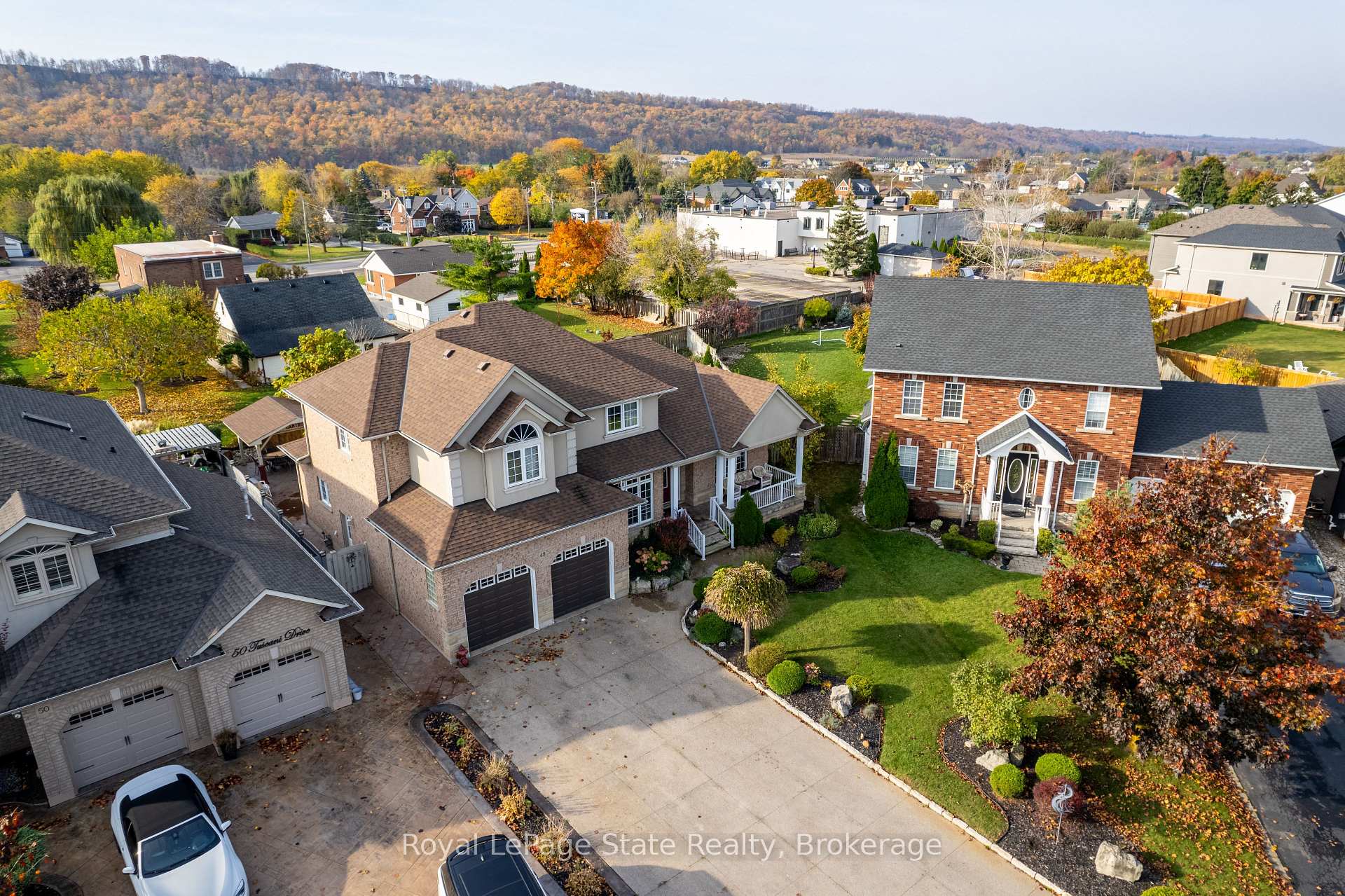 Photo 6 of 48 Tuscani Drive, Hamilton, Winona — HOMEH