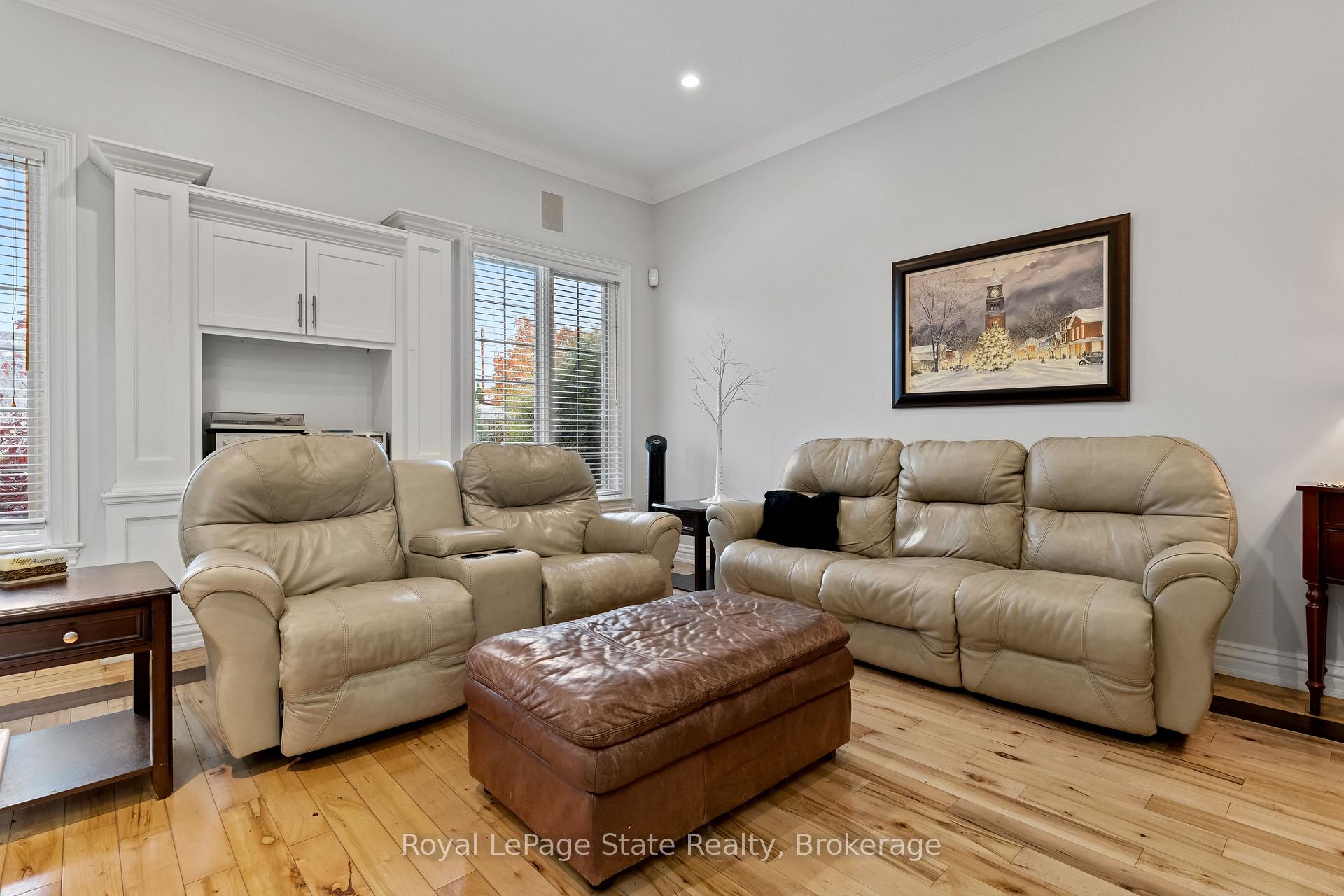 Photo 13 of 48 Tuscani Drive, Hamilton, Winona — HOMEH