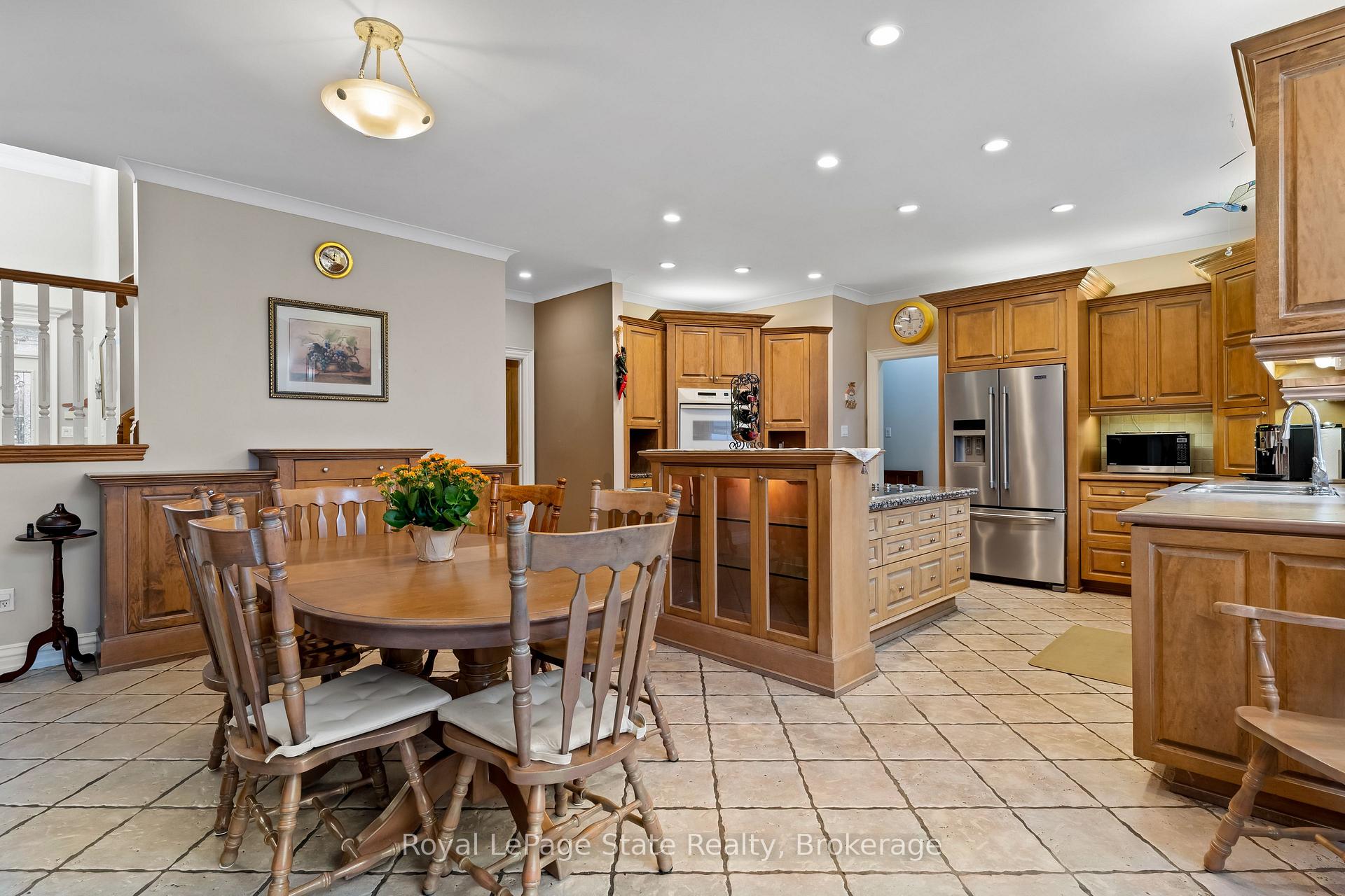 Photo 18 of 48 Tuscani Drive, Hamilton, Winona — HOMEH