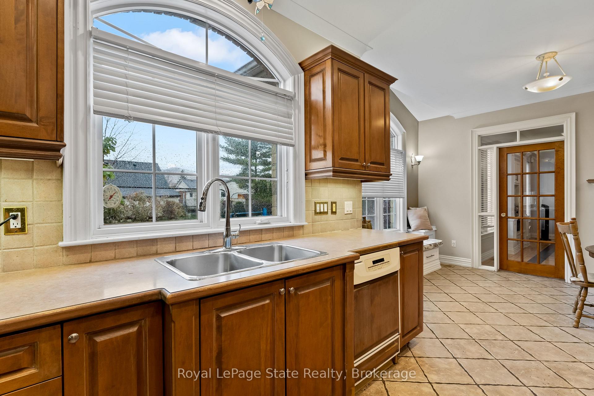 Photo 21 of 48 Tuscani Drive, Hamilton, Winona — HOMEH