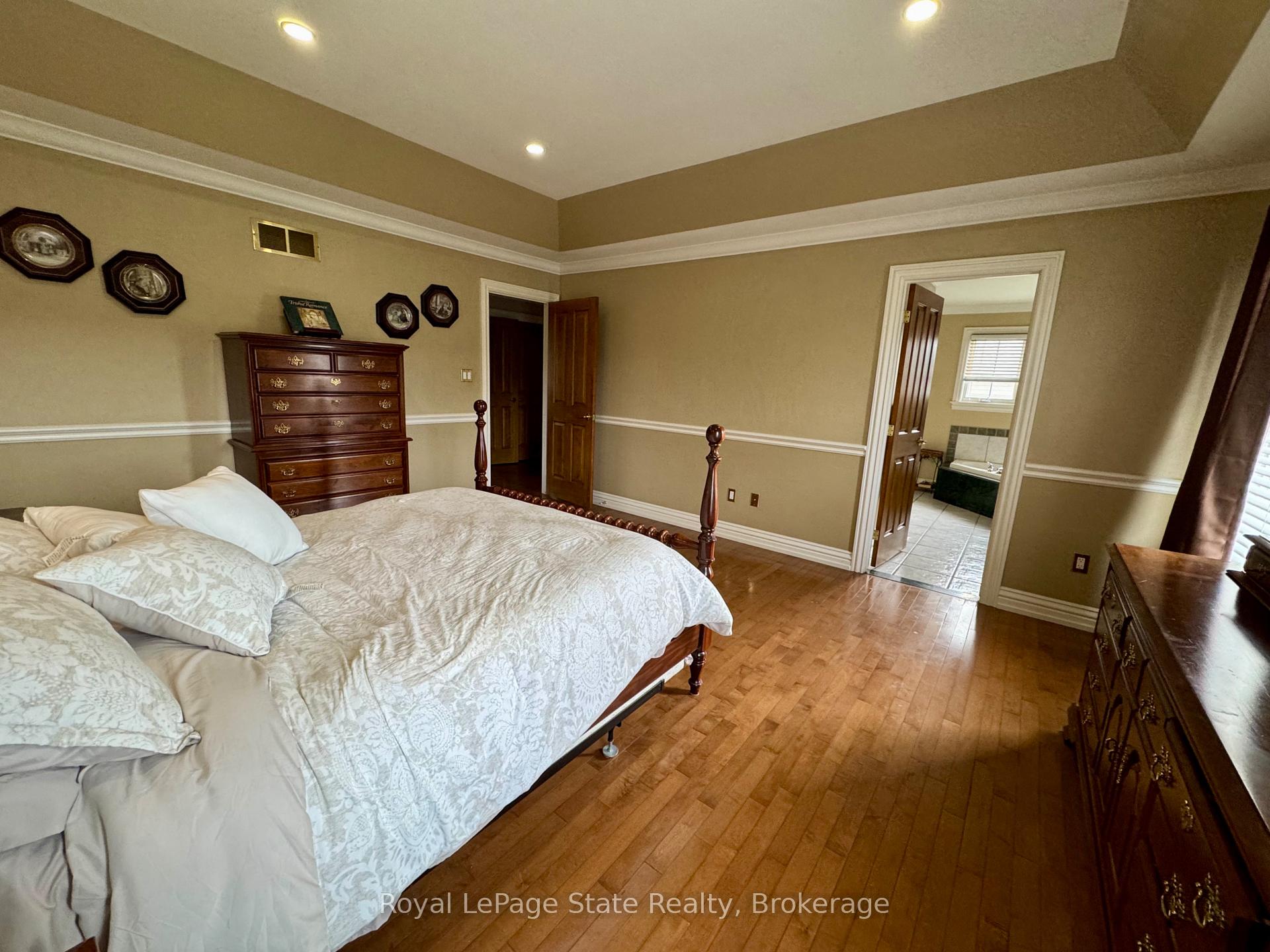 Photo 29 of 48 Tuscani Drive, Hamilton, Winona — HOMEH