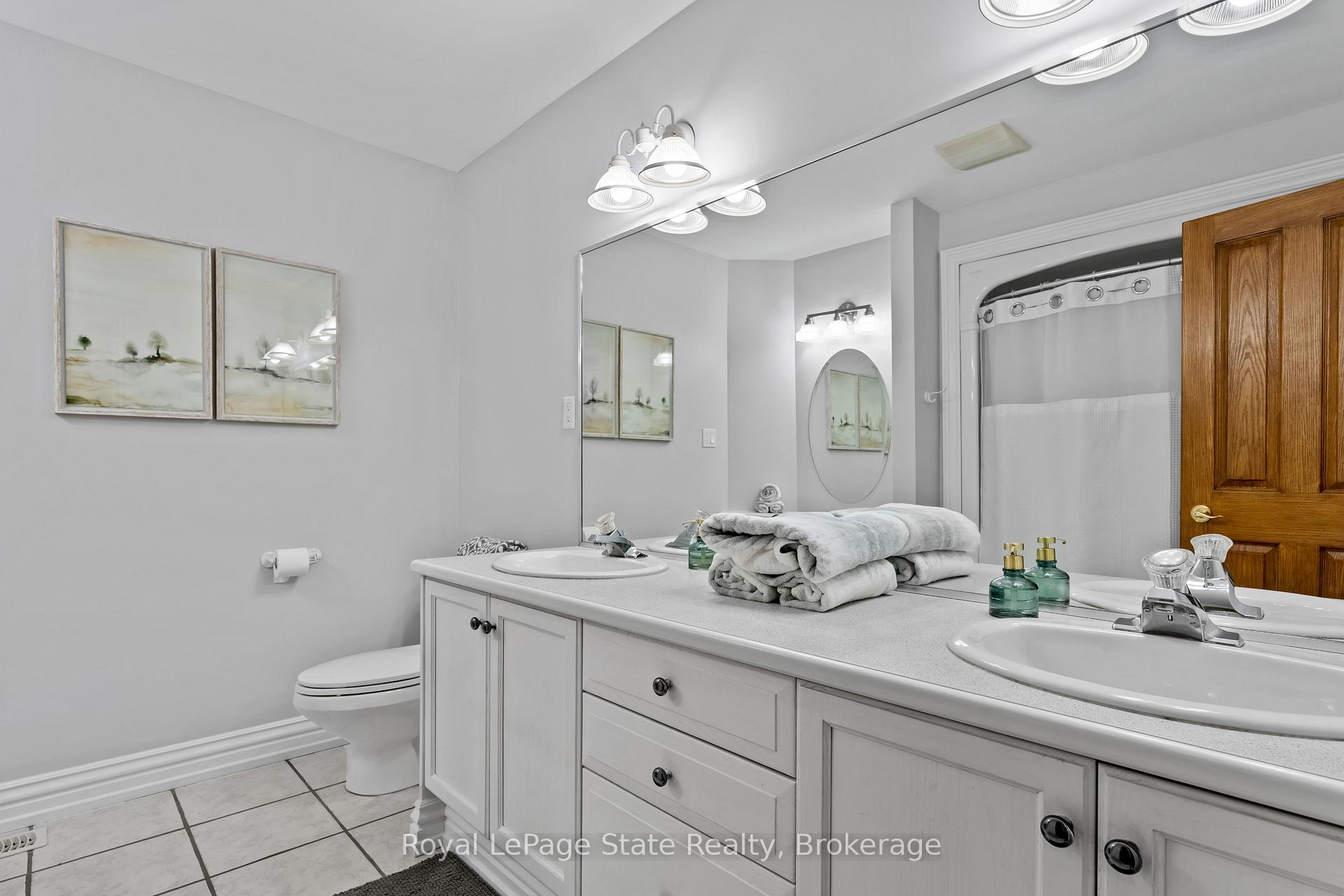 Photo 33 of 48 Tuscani Drive, Hamilton, Winona — HOMEH