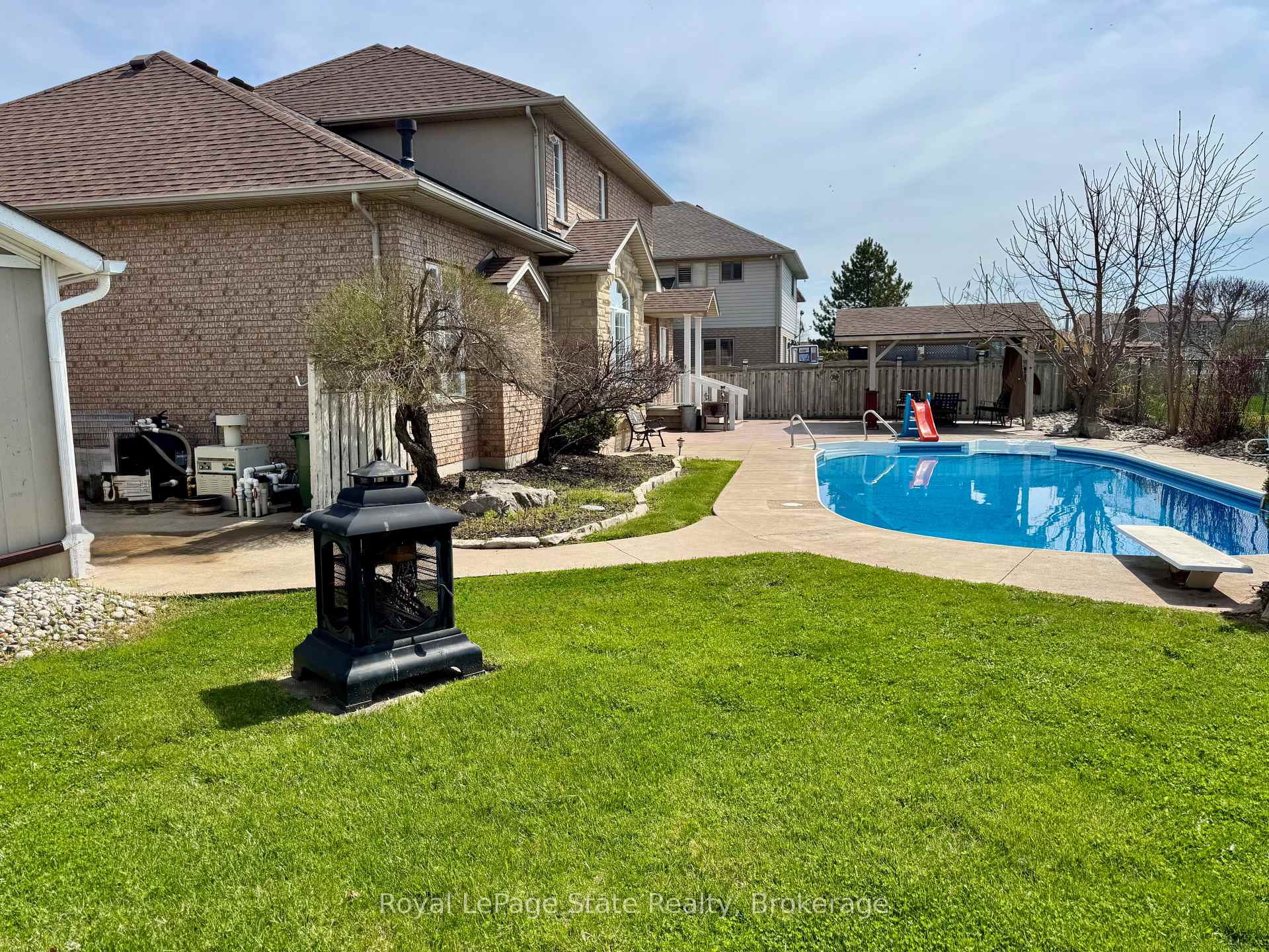 Photo 42 of 48 Tuscani Drive, Hamilton, Winona — HOMEH