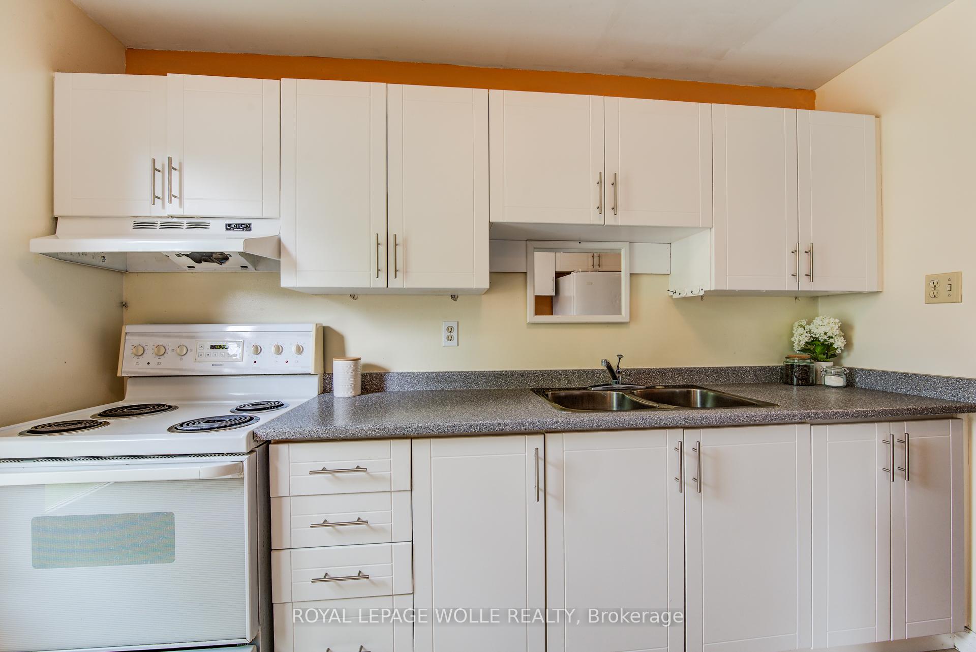 Photo 16 of Unit 2, 249 Cedarbrae Avenue, Waterloo — HOMEH