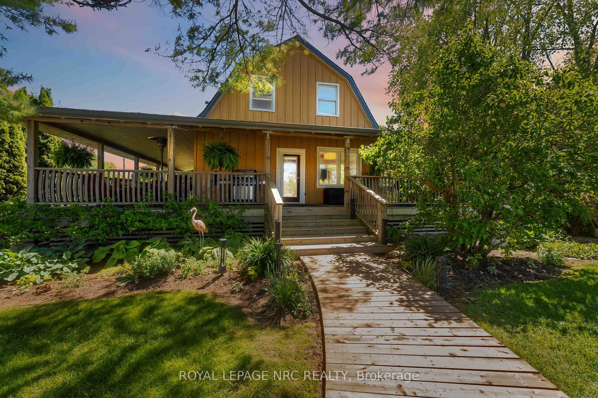 Photo 2 of 991 Twenty Road, Pelham, North Pelham — HOMEH