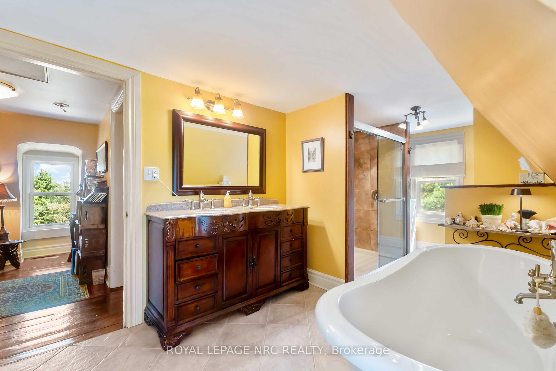 Photo 66 of 991 Twenty Road, Pelham, North Pelham — HOMEH