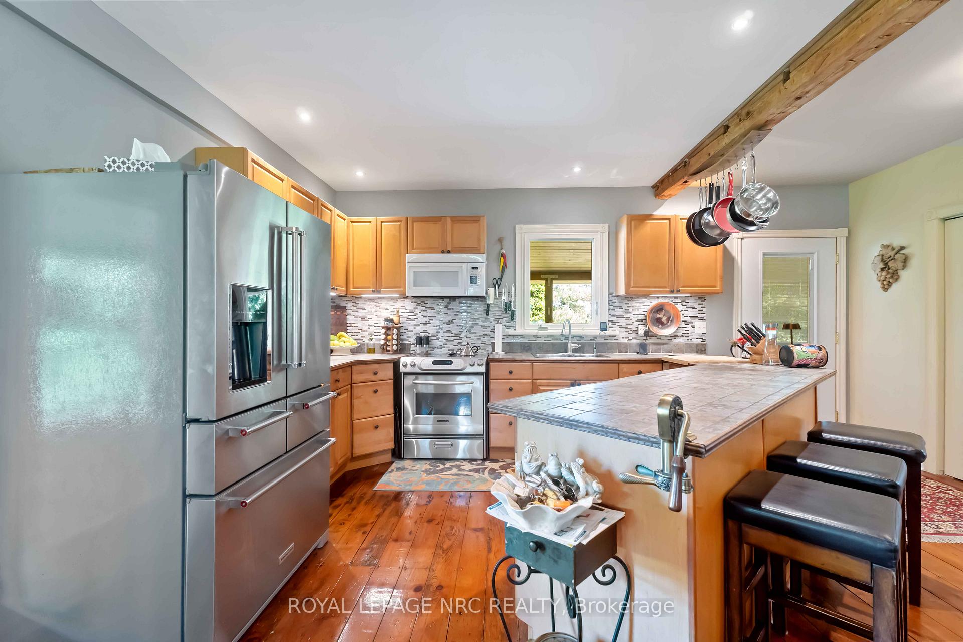 Photo 15 of 991 Twenty Road, Pelham, North Pelham — HOMEH