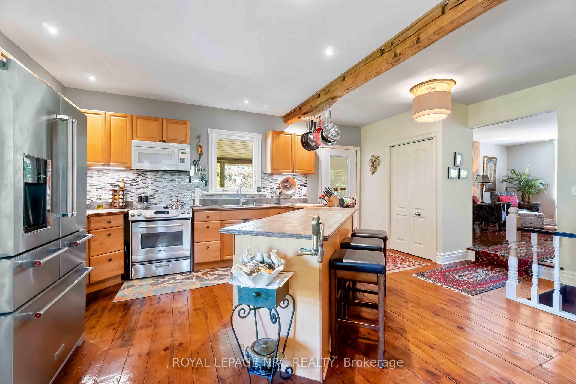 Photo 16 of 991 Twenty Road, Pelham, North Pelham — HOMEH