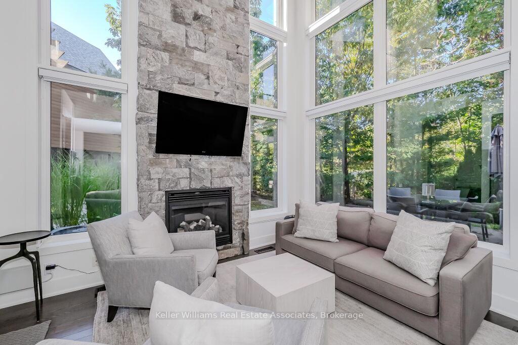 Photo 1 of 48 Carrick Trail, Gravenhurst, Muskoka (S) — HOMEH