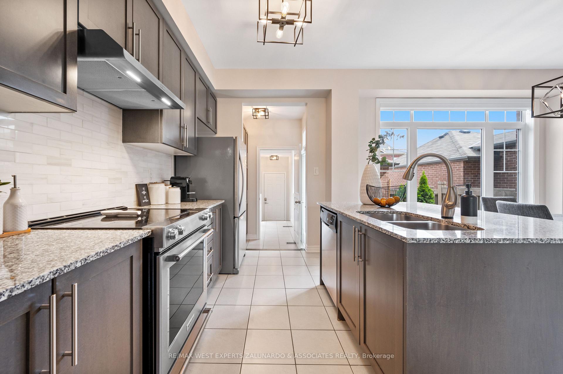Photo 29 of 51 East's Corners Boulevard, Vaughan, Kleinburg — HOMEH