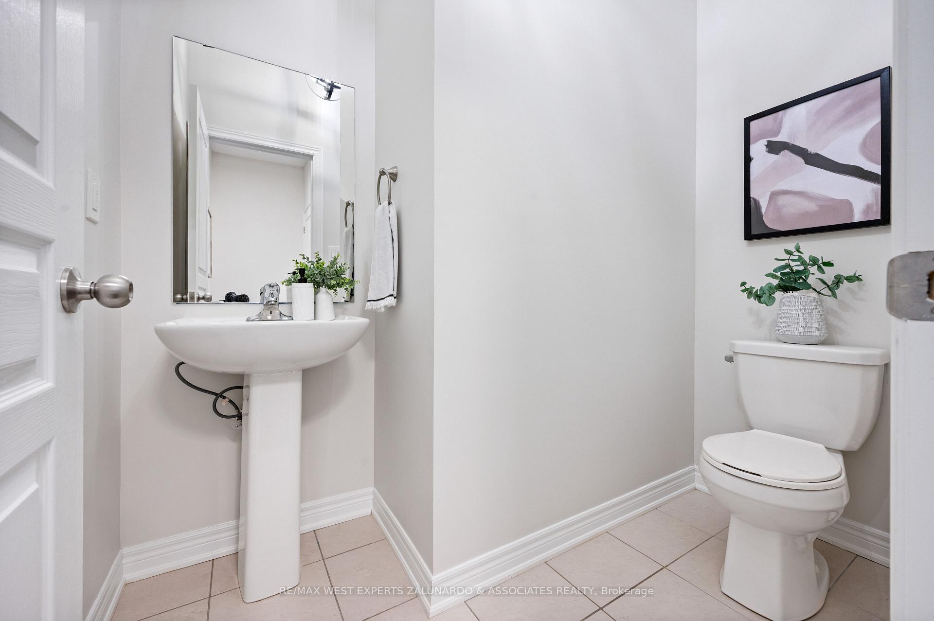 Photo 15 of 51 East's Corners Boulevard, Vaughan, Kleinburg — HOMEH