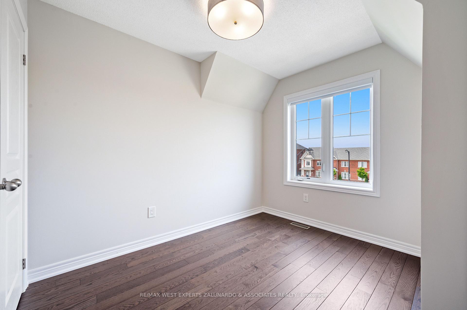 Photo 47 of 51 East's Corners Boulevard, Vaughan, Kleinburg — HOMEH