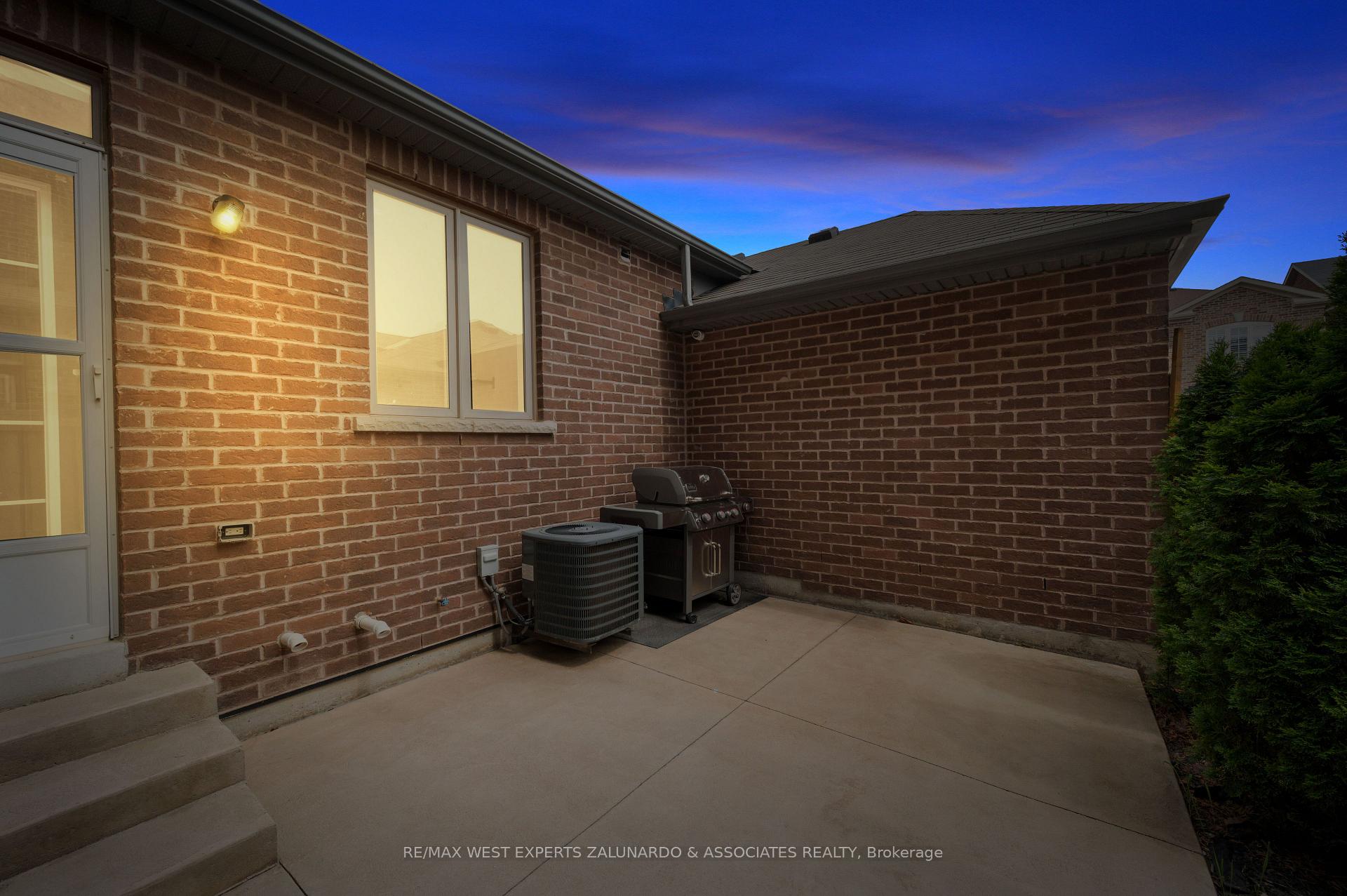 Photo 54 of 51 East's Corners Boulevard, Vaughan, Kleinburg — HOMEH