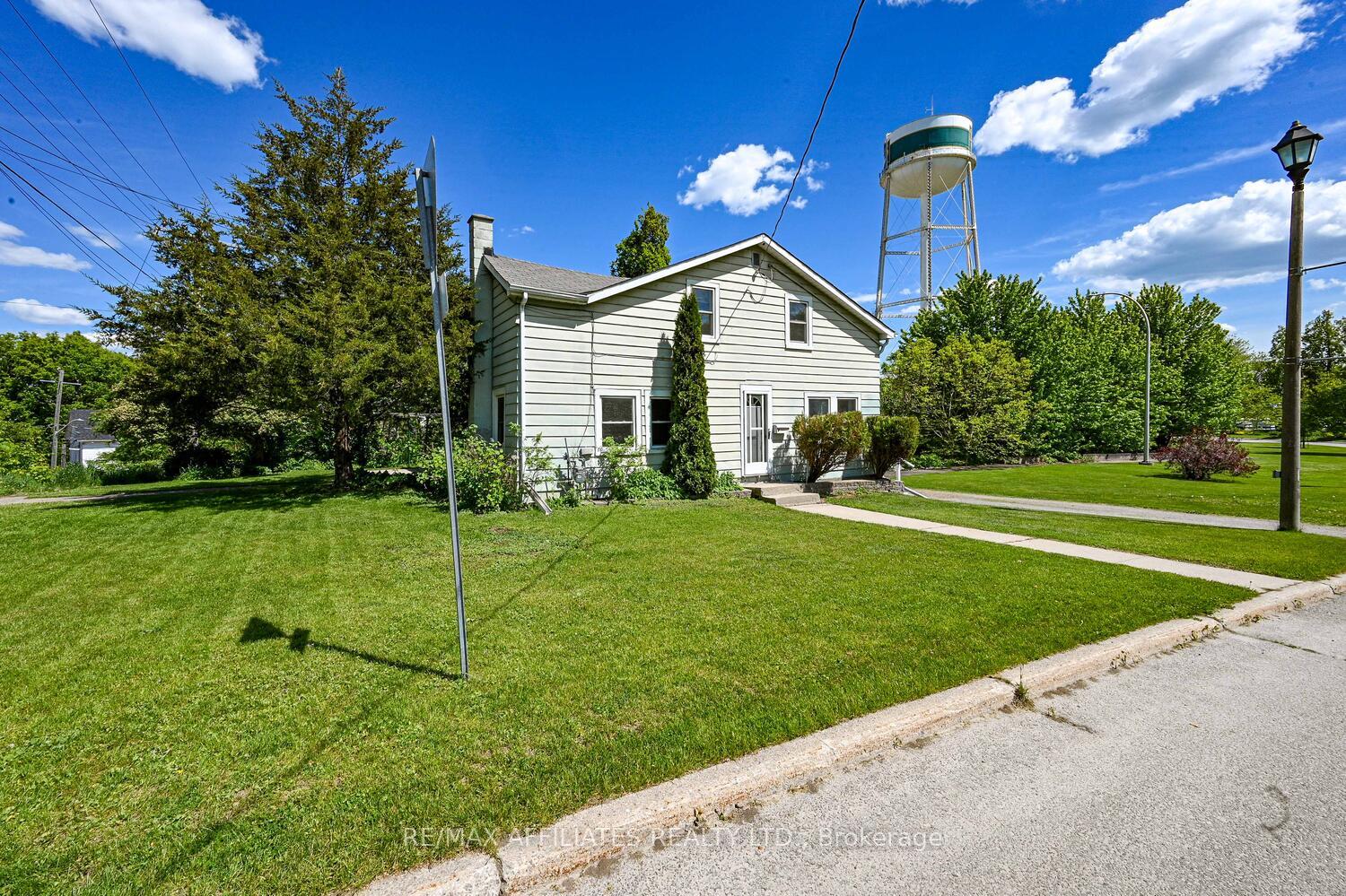 Photo 1 of 5 Strathcona Street, Smiths Falls — HOMEH