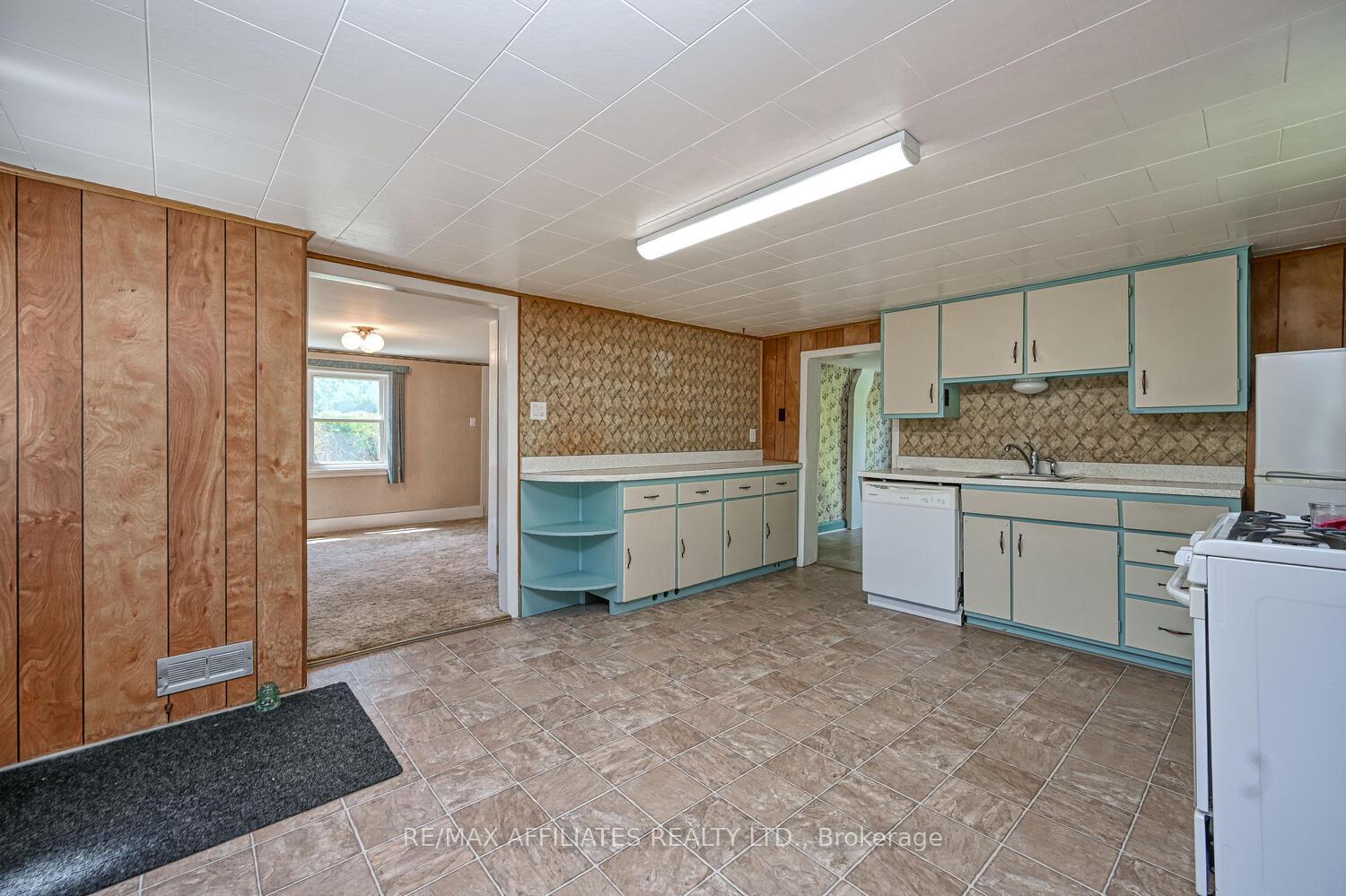 Photo 12 of 5 Strathcona Street, Smiths Falls — HOMEH