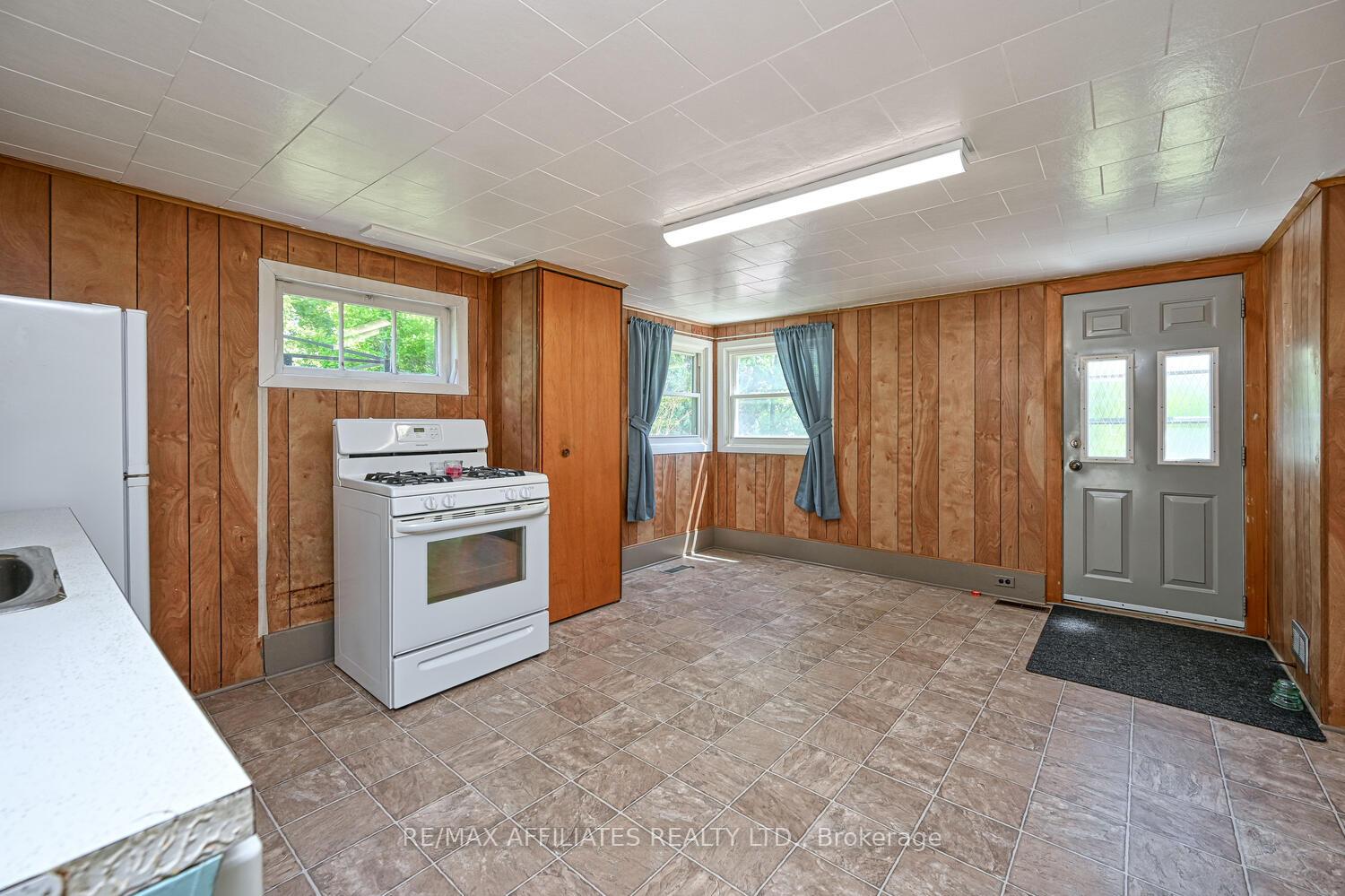 Photo 15 of 5 Strathcona Street, Smiths Falls — HOMEH