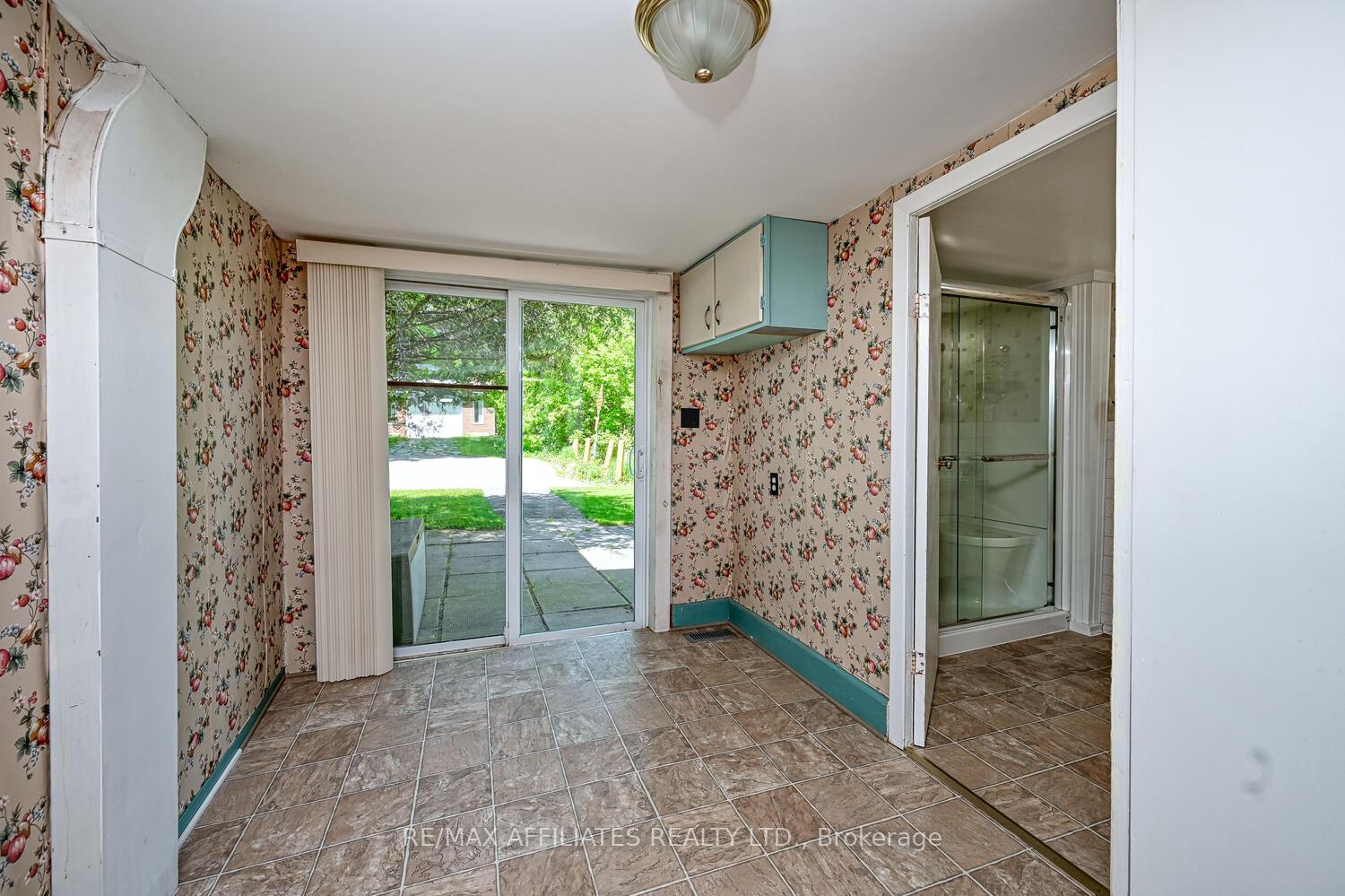 Photo 16 of 5 Strathcona Street, Smiths Falls — HOMEH