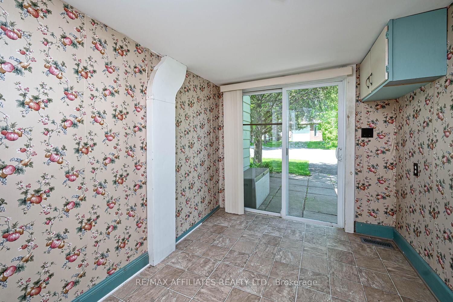 Photo 18 of 5 Strathcona Street, Smiths Falls — HOMEH