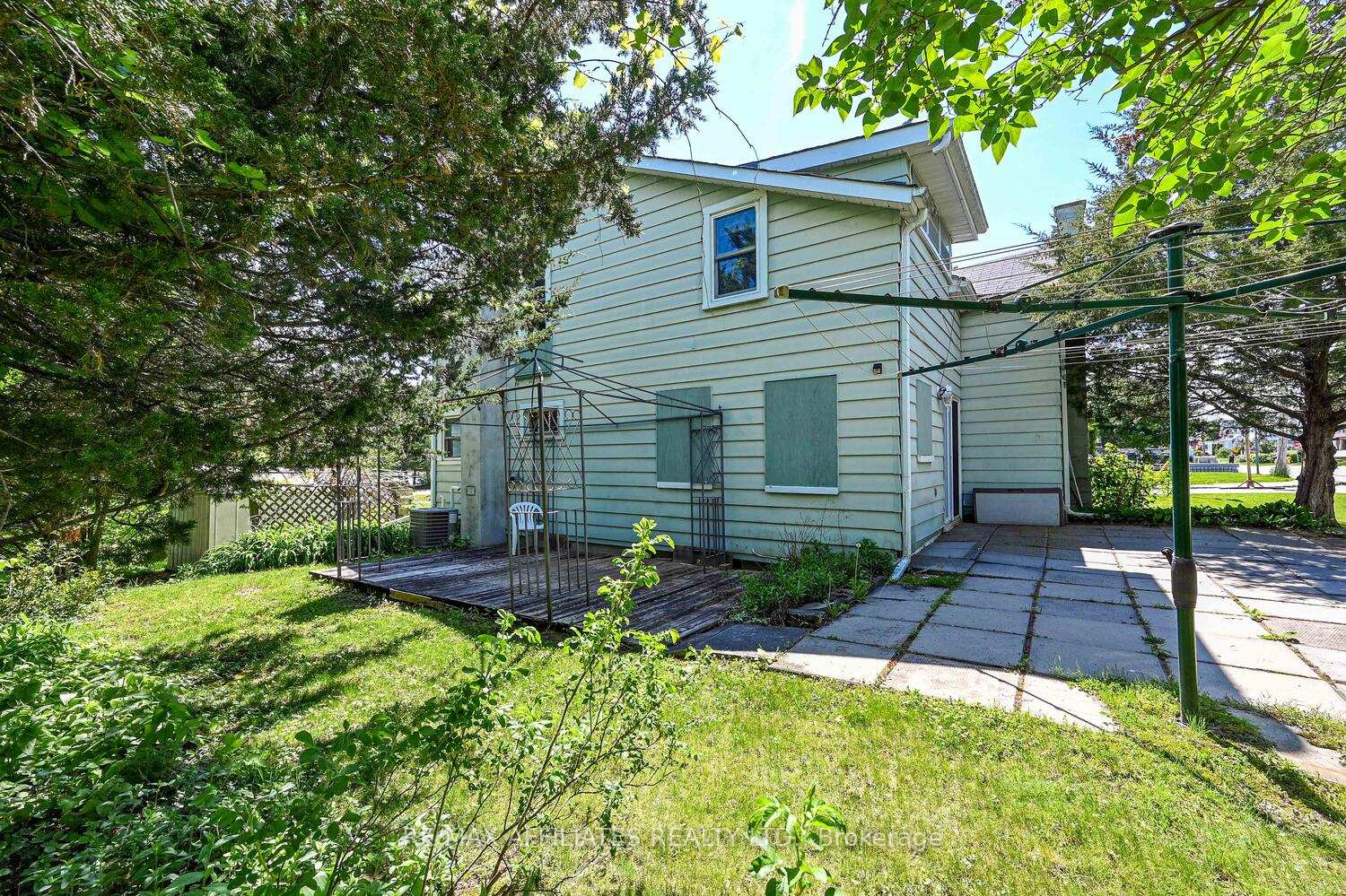 Photo 36 of 5 Strathcona Street, Smiths Falls — HOMEH