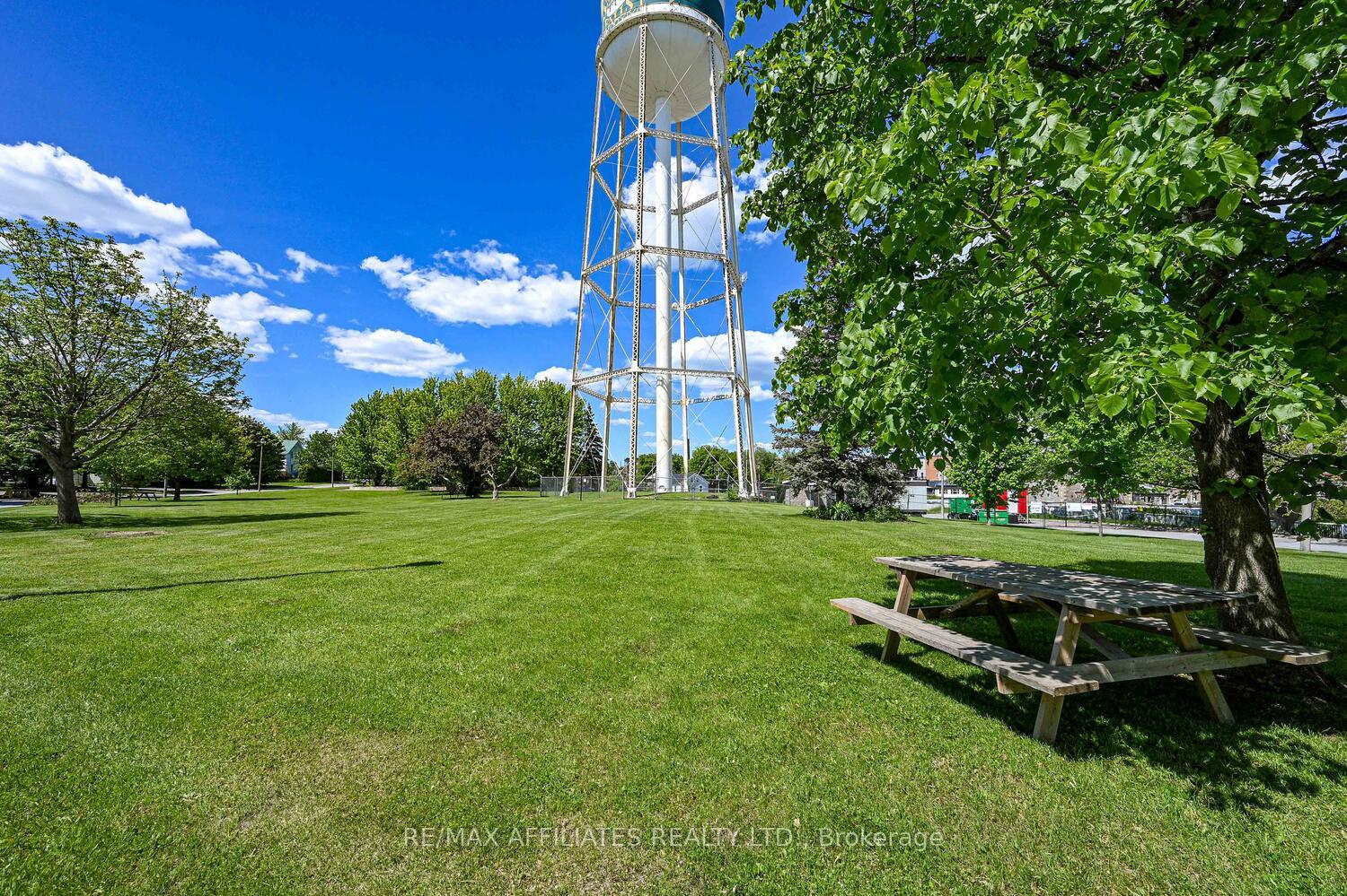 Photo 46 of 5 Strathcona Street, Smiths Falls — HOMEH