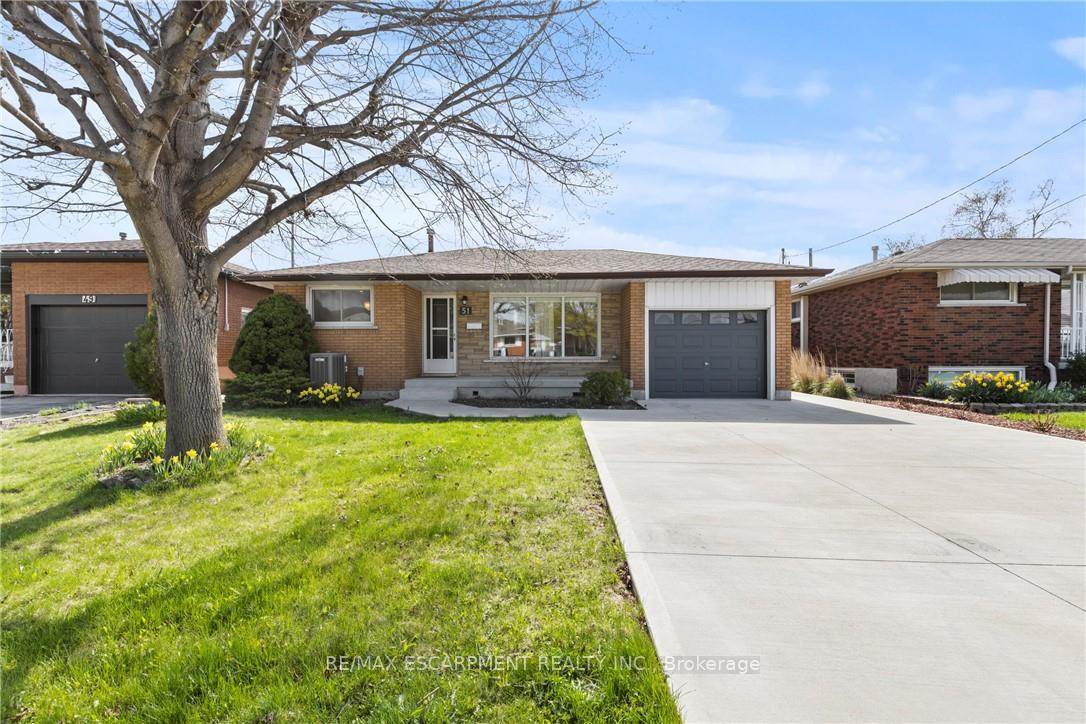 Photo 3 of 51 Moxley Drive, Hamilton, Lisgar — HOMEH