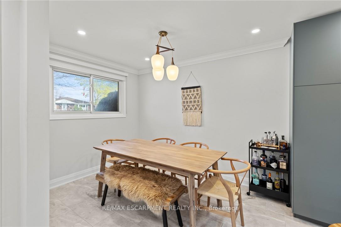 Photo 12 of 51 Moxley Drive, Hamilton, Lisgar — HOMEH