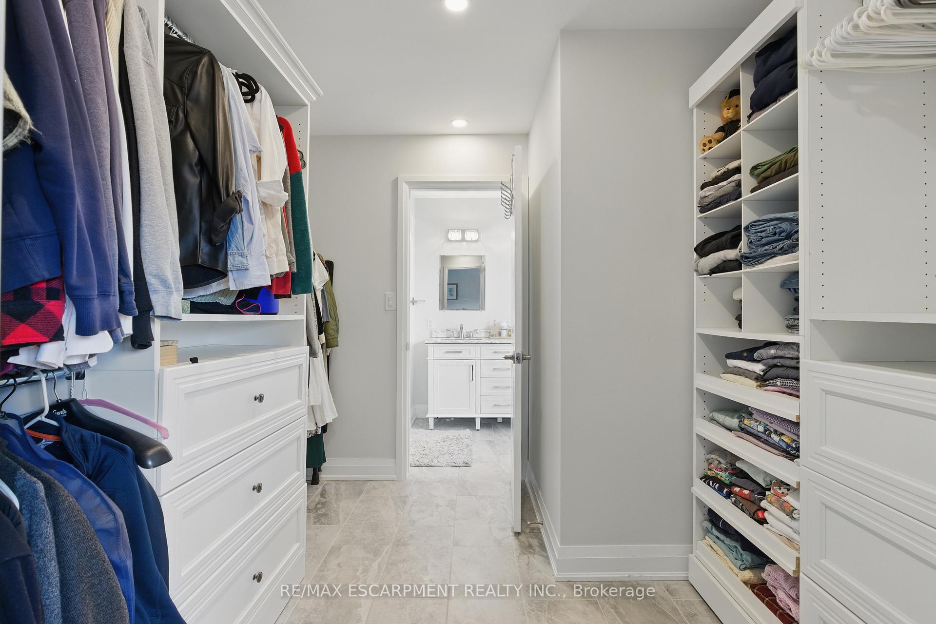Photo 15 of 51 Moxley Drive, Hamilton, Lisgar — HOMEH