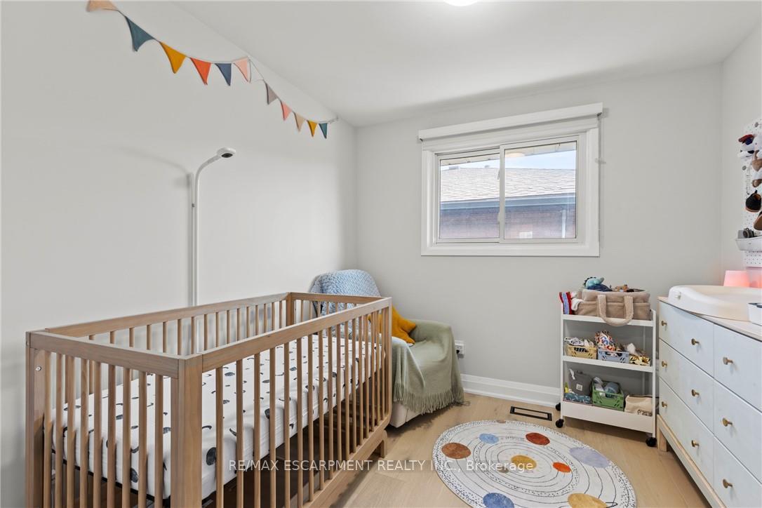 Photo 16 of 51 Moxley Drive, Hamilton, Lisgar — HOMEH