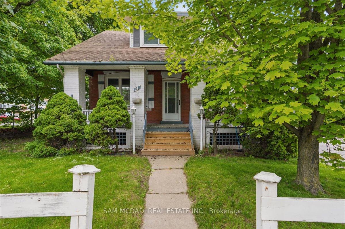 Photo 2 of 14 Kidd Avenue, Grimsby, Grimsby West — HOMEH