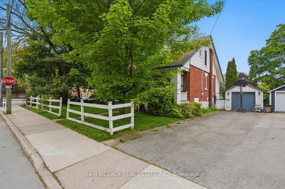 Photo 4 of 14 Kidd Avenue, Grimsby, Grimsby West — HOMEH