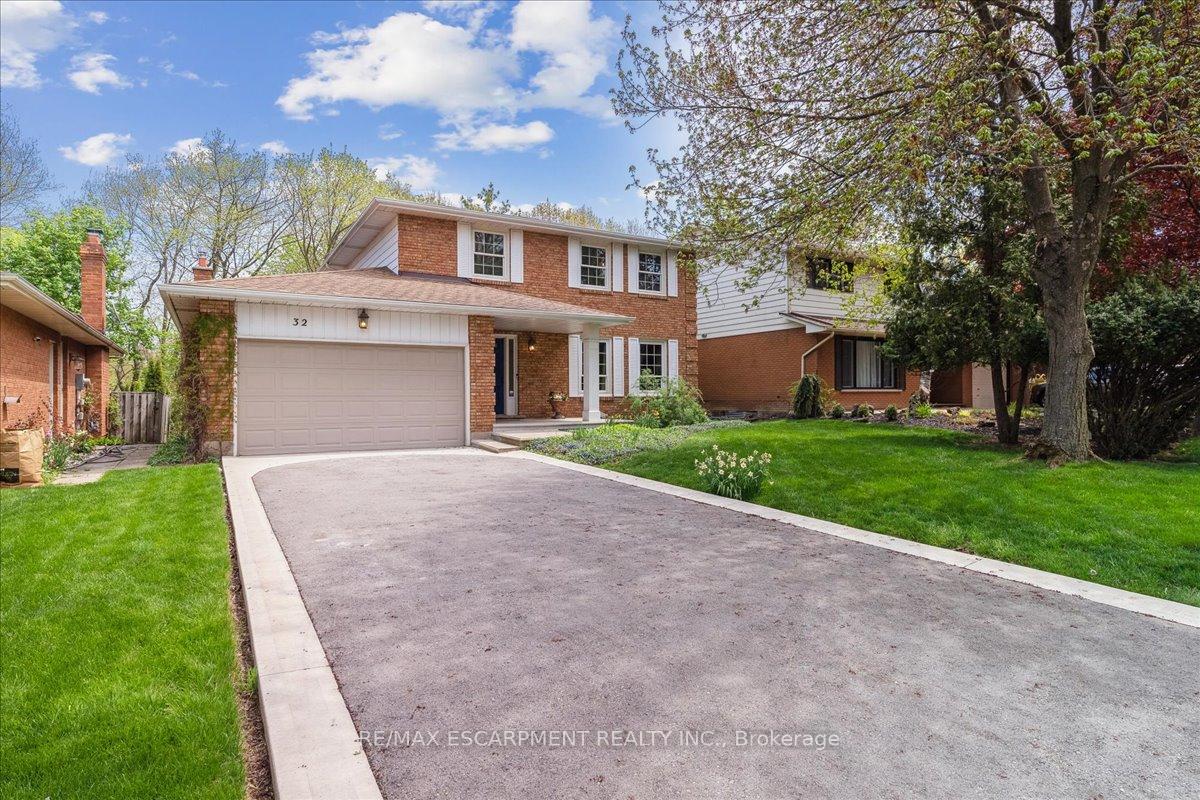 Photo 4 of 32 Highland Park Drive, Hamilton, Dundas — HOMEH