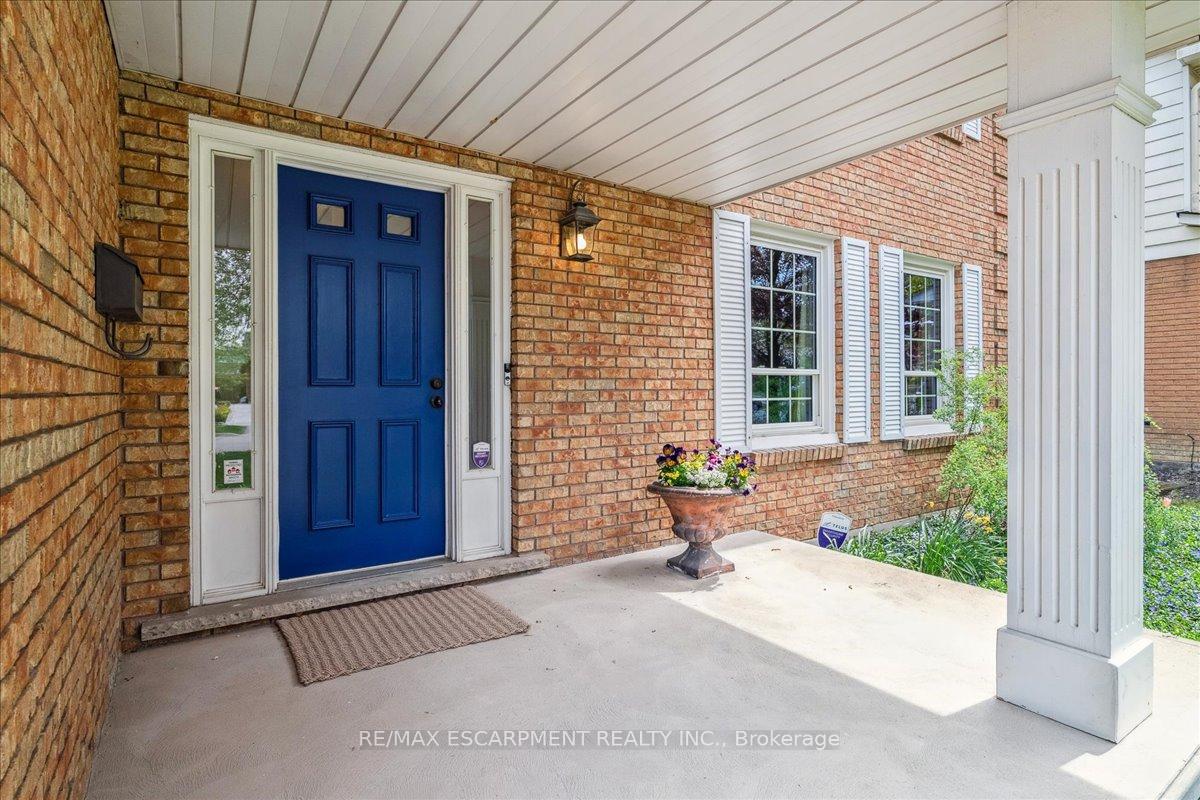 Photo 5 of 32 Highland Park Drive, Hamilton, Dundas — HOMEH