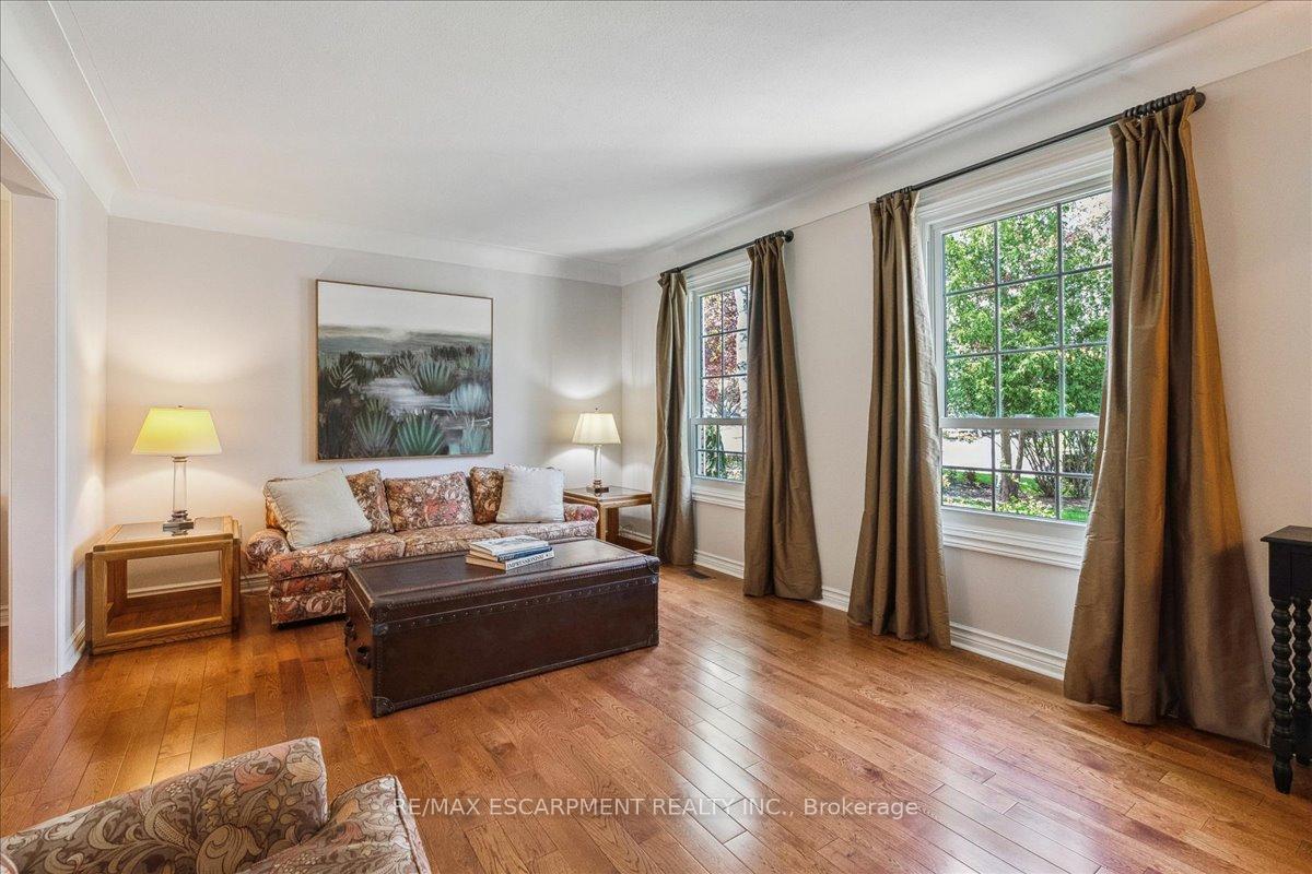 Photo 8 of 32 Highland Park Drive, Hamilton, Dundas — HOMEH