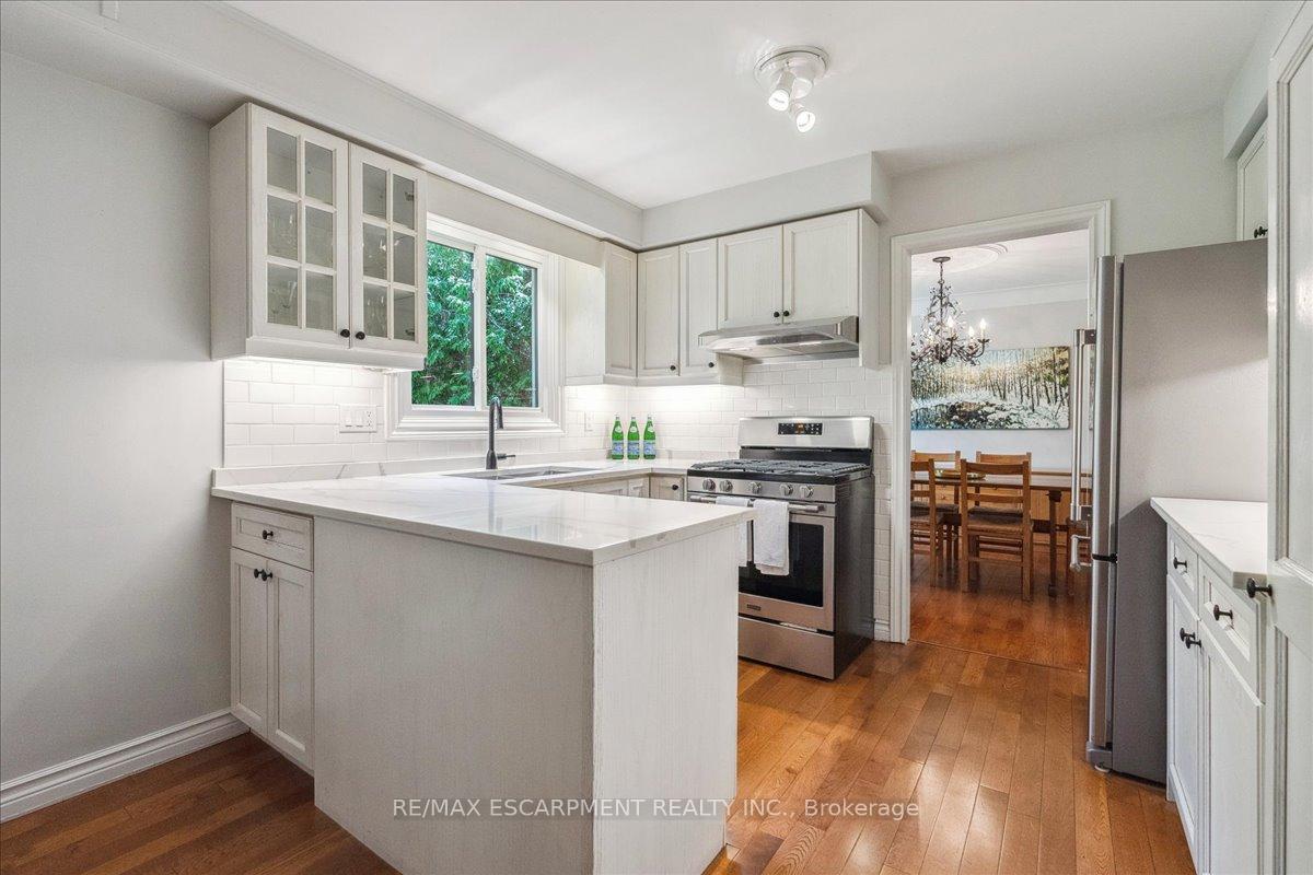 Photo 11 of 32 Highland Park Drive, Hamilton, Dundas — HOMEH