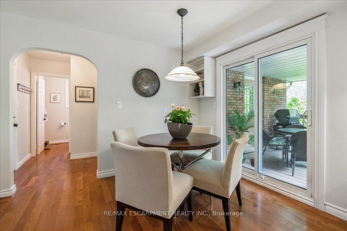 Photo 13 of 32 Highland Park Drive, Hamilton, Dundas — HOMEH