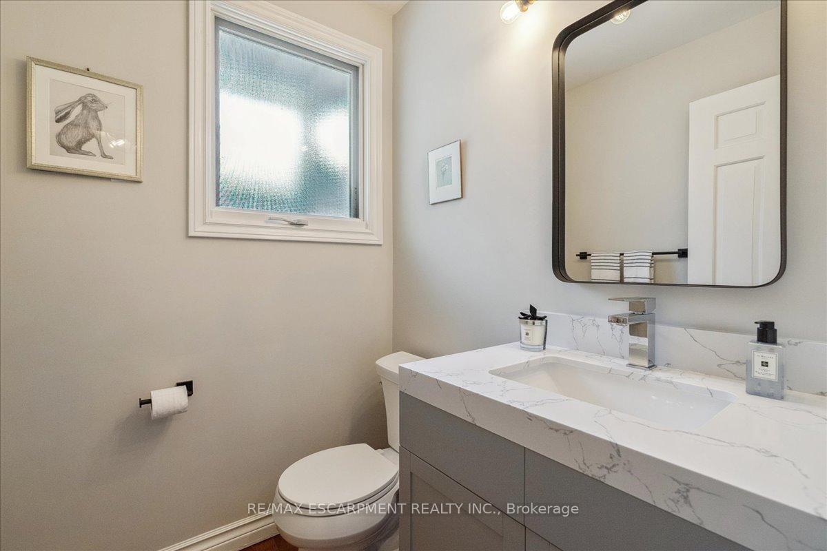 Photo 15 of 32 Highland Park Drive, Hamilton, Dundas — HOMEH