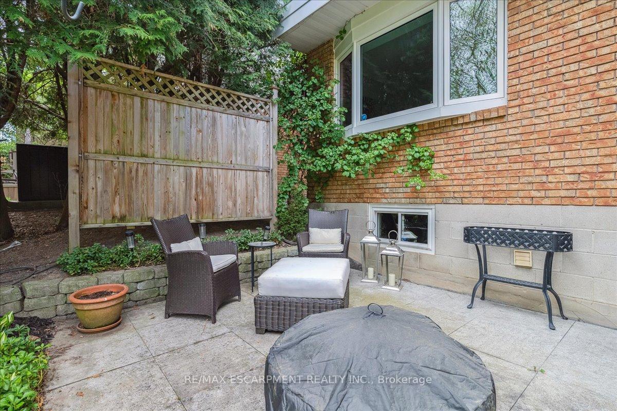 Photo 24 of 32 Highland Park Drive, Hamilton, Dundas — HOMEH