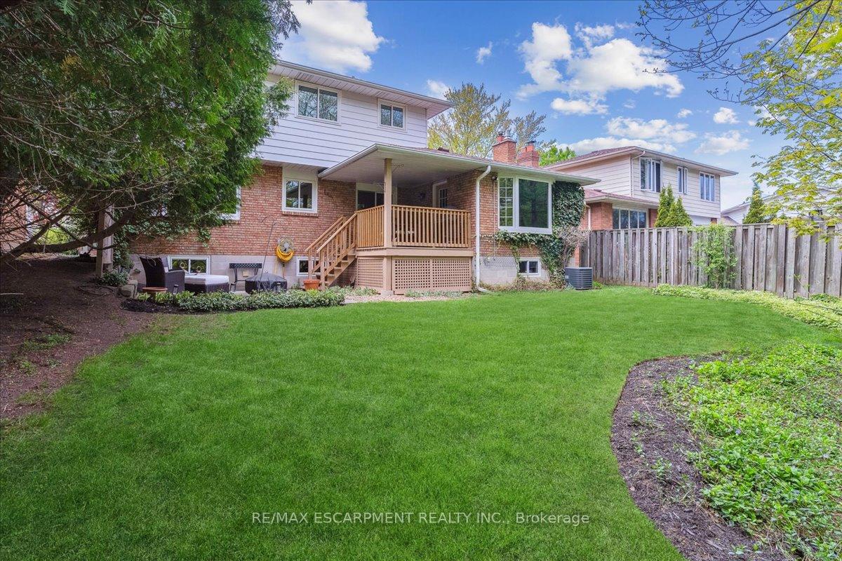 Photo 26 of 32 Highland Park Drive, Hamilton, Dundas — HOMEH