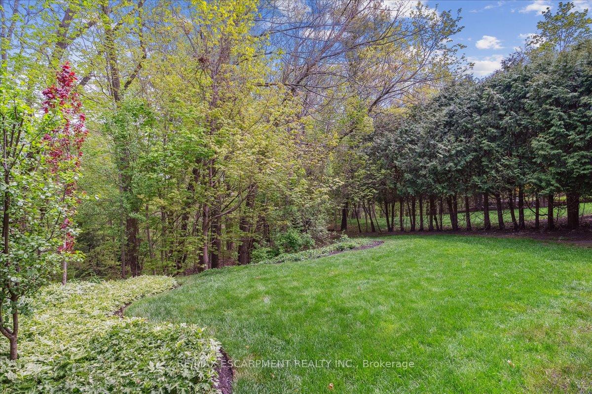 Photo 27 of 32 Highland Park Drive, Hamilton, Dundas — HOMEH