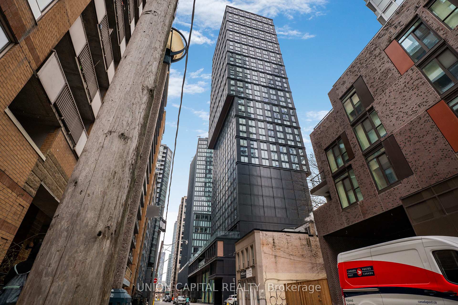 Front of Unit 1803, 82 Dalhousie Street