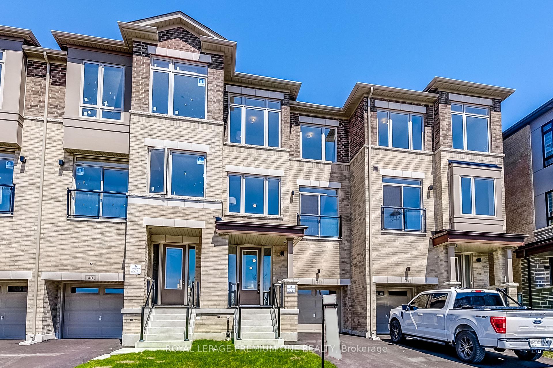 Photo 2 of 44 Tennant Circle, Vaughan, Vellore Village — HOMEH