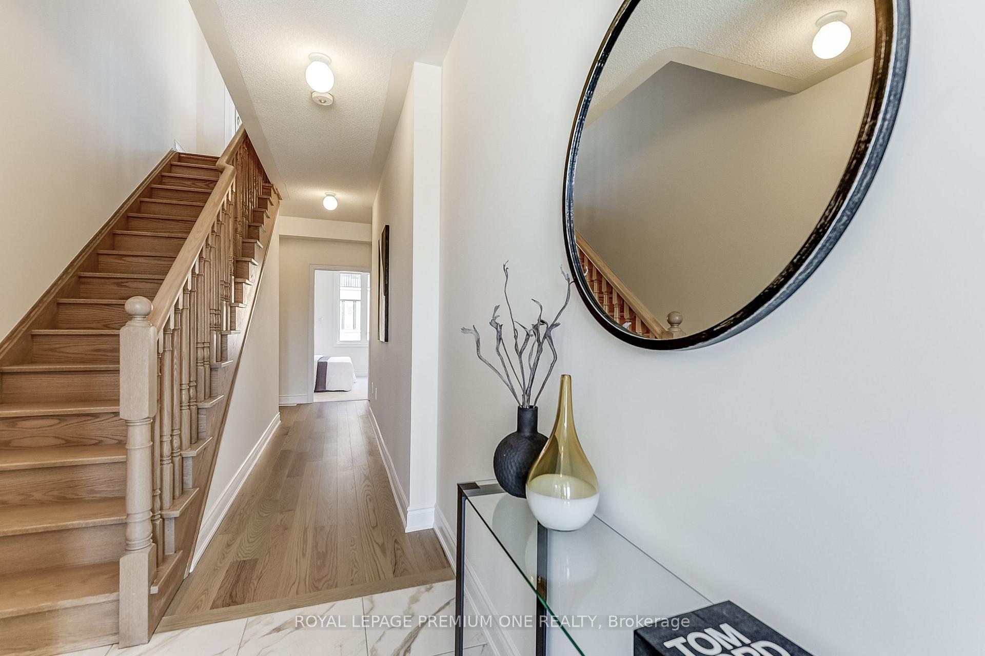 Photo 8 of 44 Tennant Circle, Vaughan, Vellore Village — HOMEH