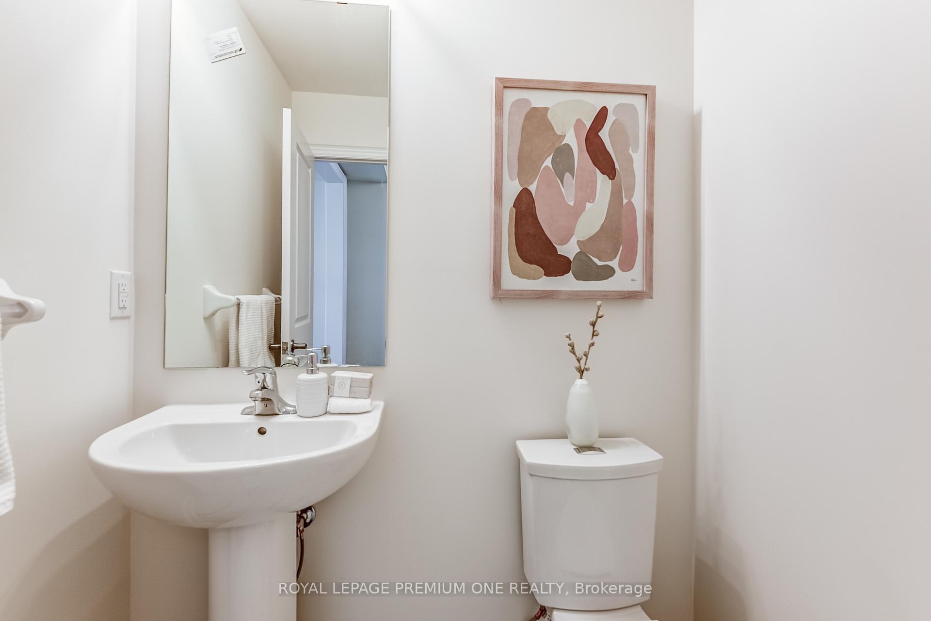 Photo 9 of 44 Tennant Circle, Vaughan, Vellore Village — HOMEH