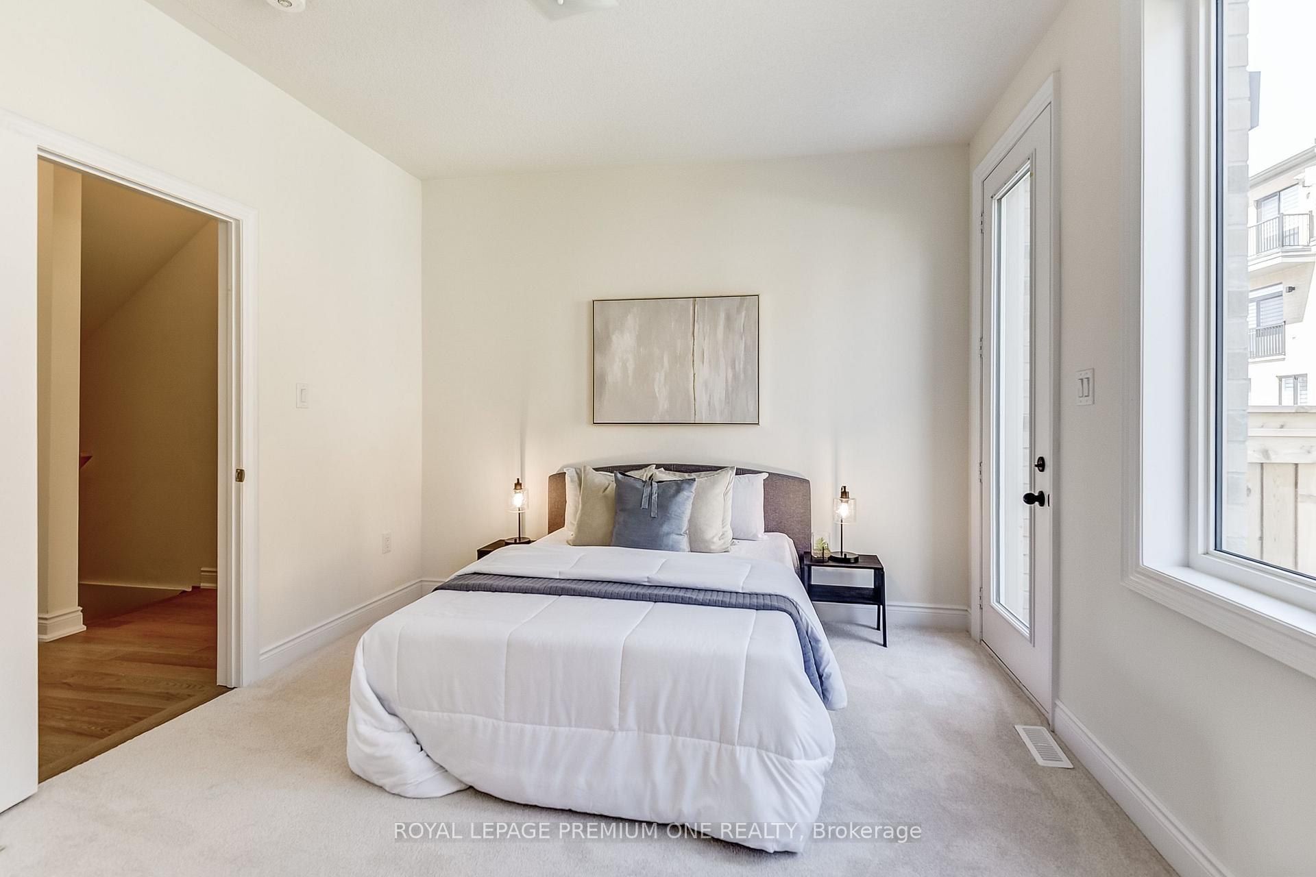 Photo 13 of 44 Tennant Circle, Vaughan, Vellore Village — HOMEH